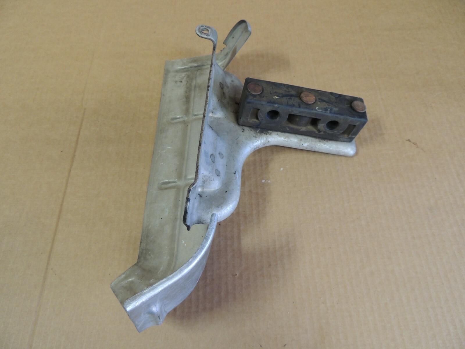2001-2006 Chevrolet Silverado/Suburban 2500 8.1 Exhaust Heat Shield GENUINE GM!
