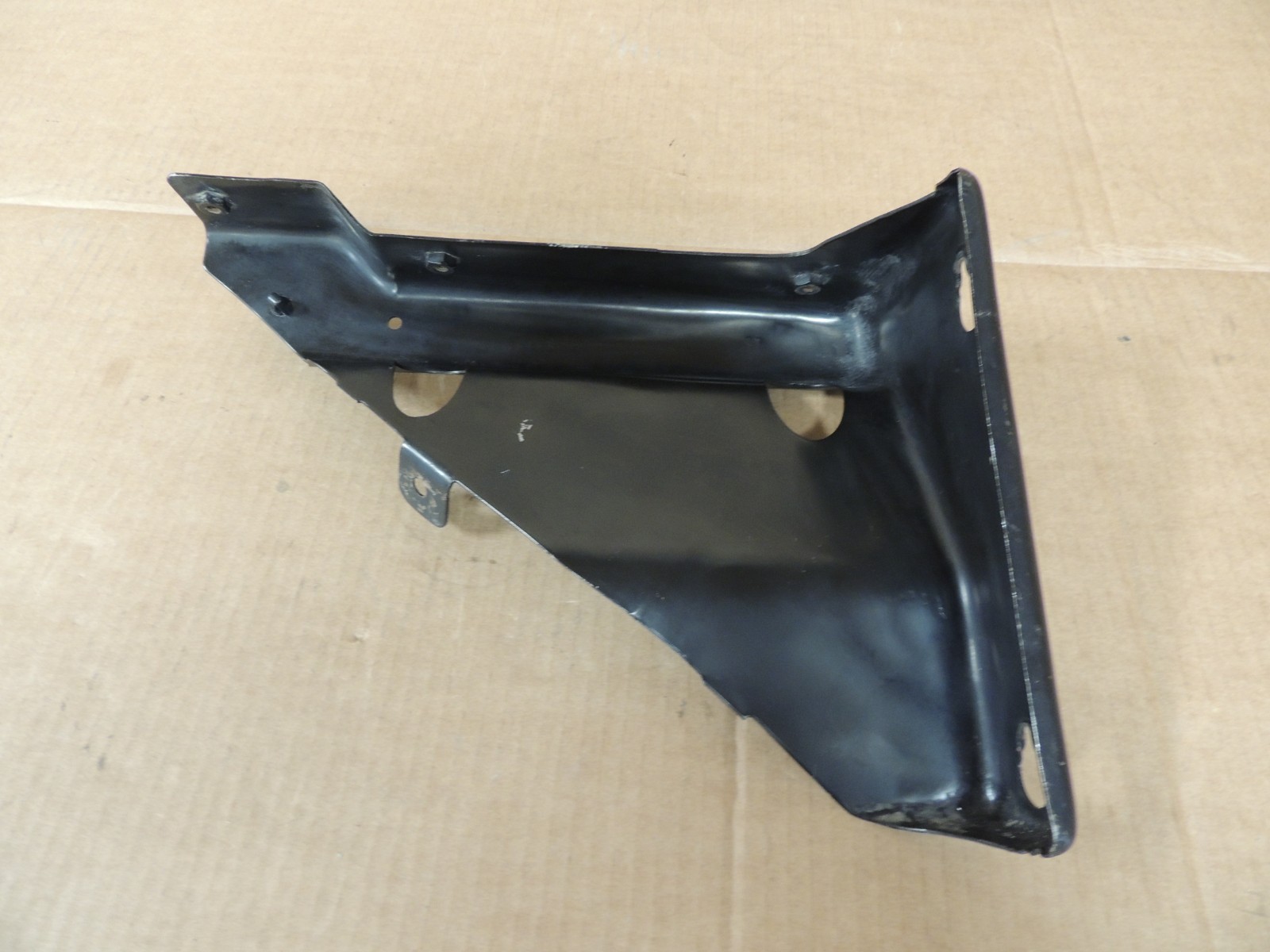 2000-2014 Chevy/GMC/Suburban/Tahoe  AIR CLEANER SUPPORT BRACKET 20759226 GENUINE