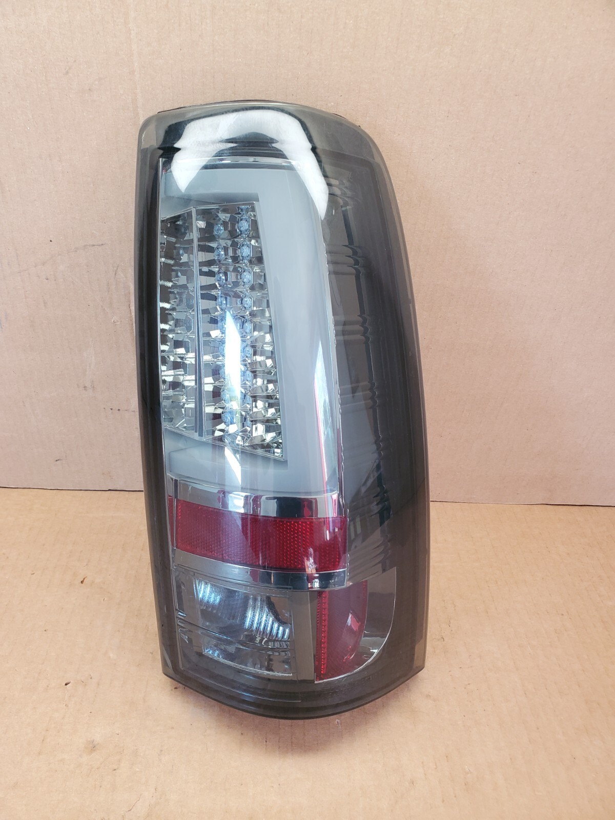 03-07 GMC Sierra RH PASSENGER TAIL LIGHT ASSEMBLY – CUSTOM AFTERMARKET