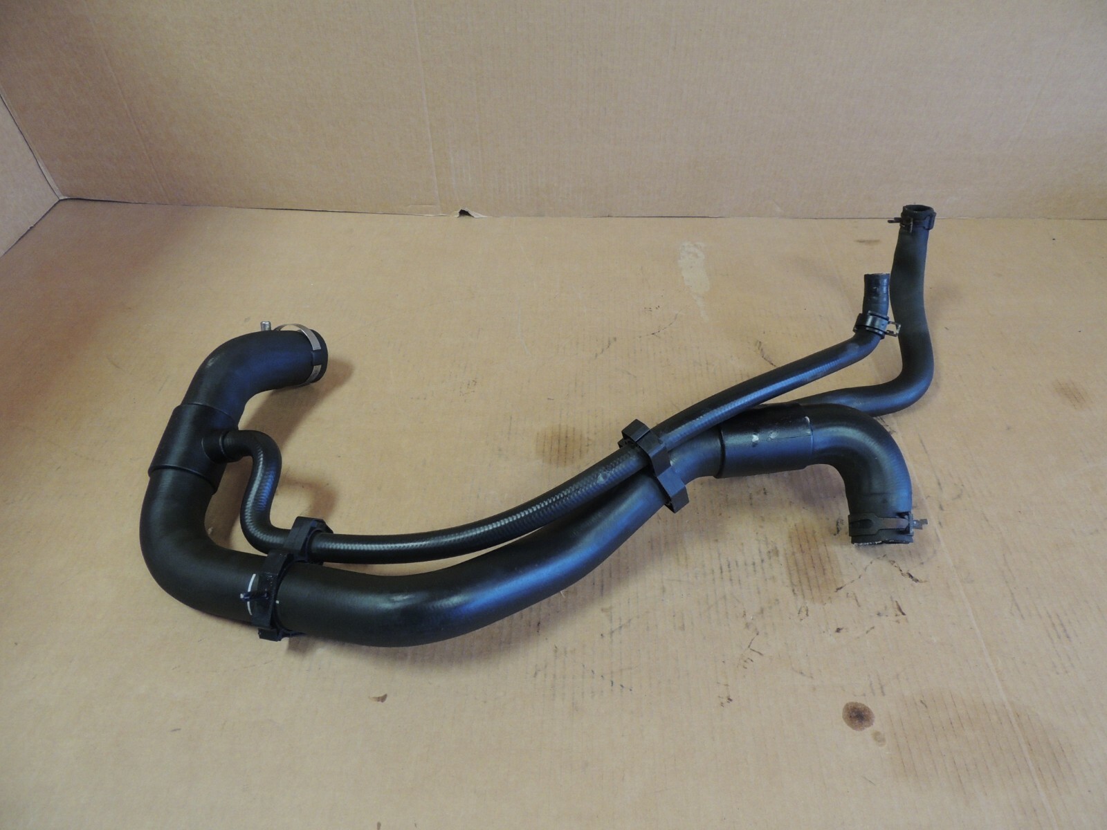 2001-2005 Chevy Silverado/GMC Sierra LB7 LLY LOWER RADIATOR HOSE 19332843 OEM