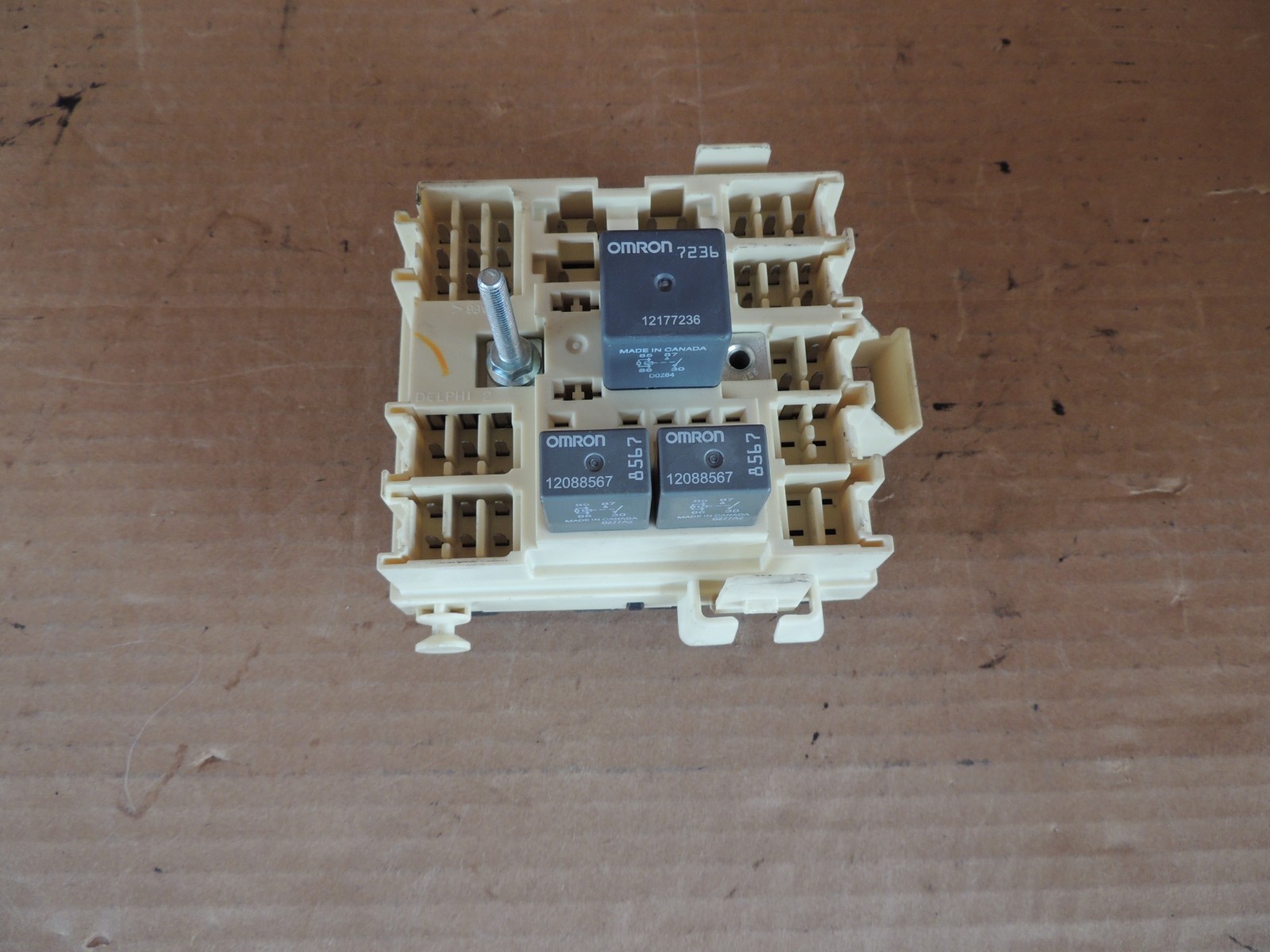 99-02 Chevy Silverado/GMC Sierra + 00-02 Chevy Suburban FUSEBOX RELAY 15770997