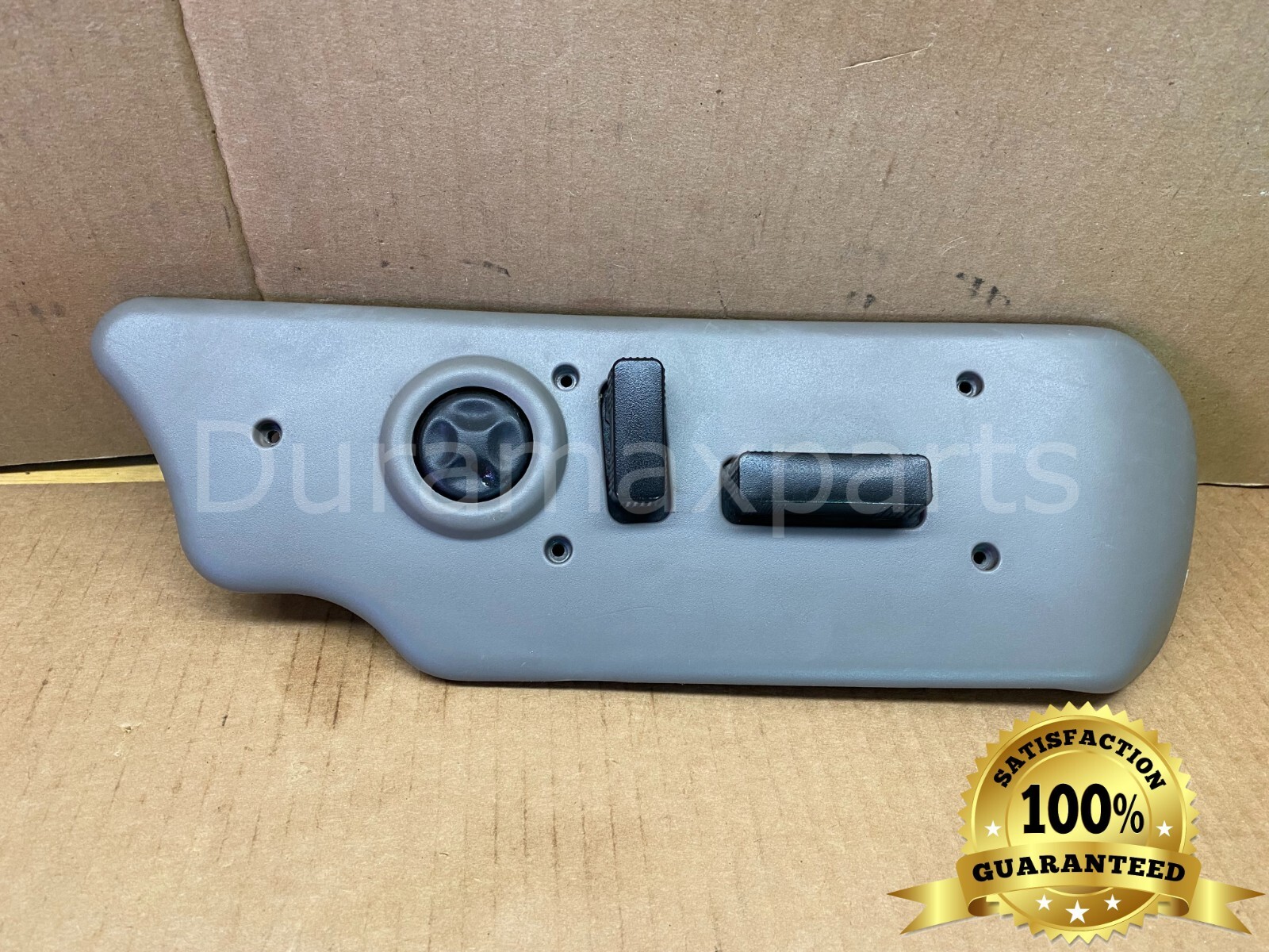 03-07 Chevy Silverado/GMC Sierra Crew Cab RF SEAT ADJ SWITCH Pewter 88941682