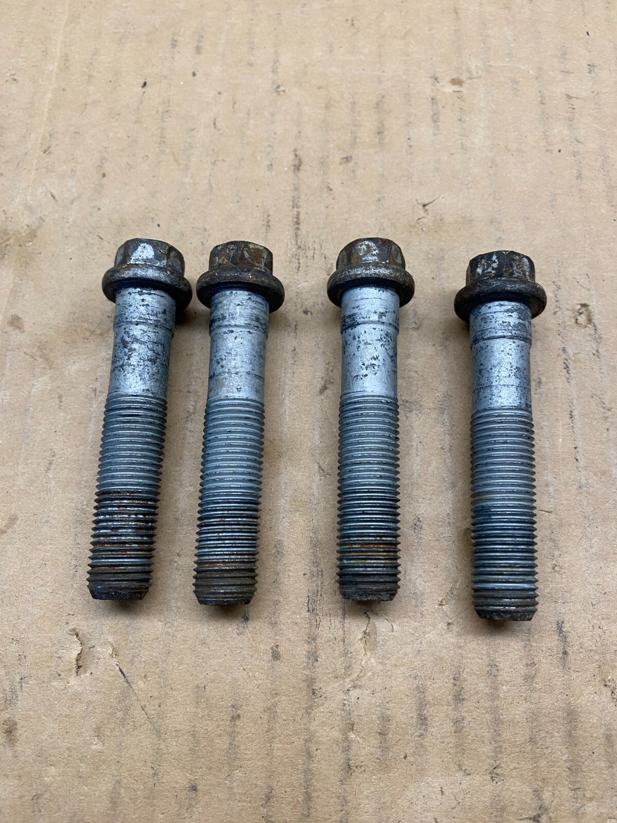 99-2010 Chevy Silverado/GMC 2500HD/3500 HUB BEARING BOLTS Set of 4 15719028 OEM