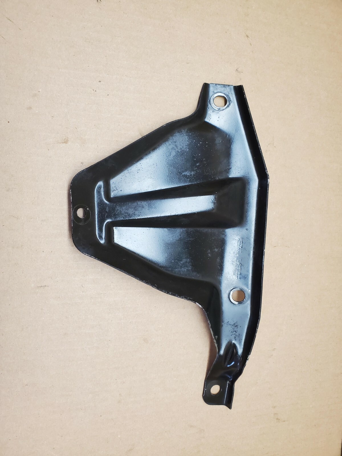 1999-2007 Chevy Silverado/Suburban/Tahoe GMC Sierra/Yukon WIPER LINKAGE Bracket