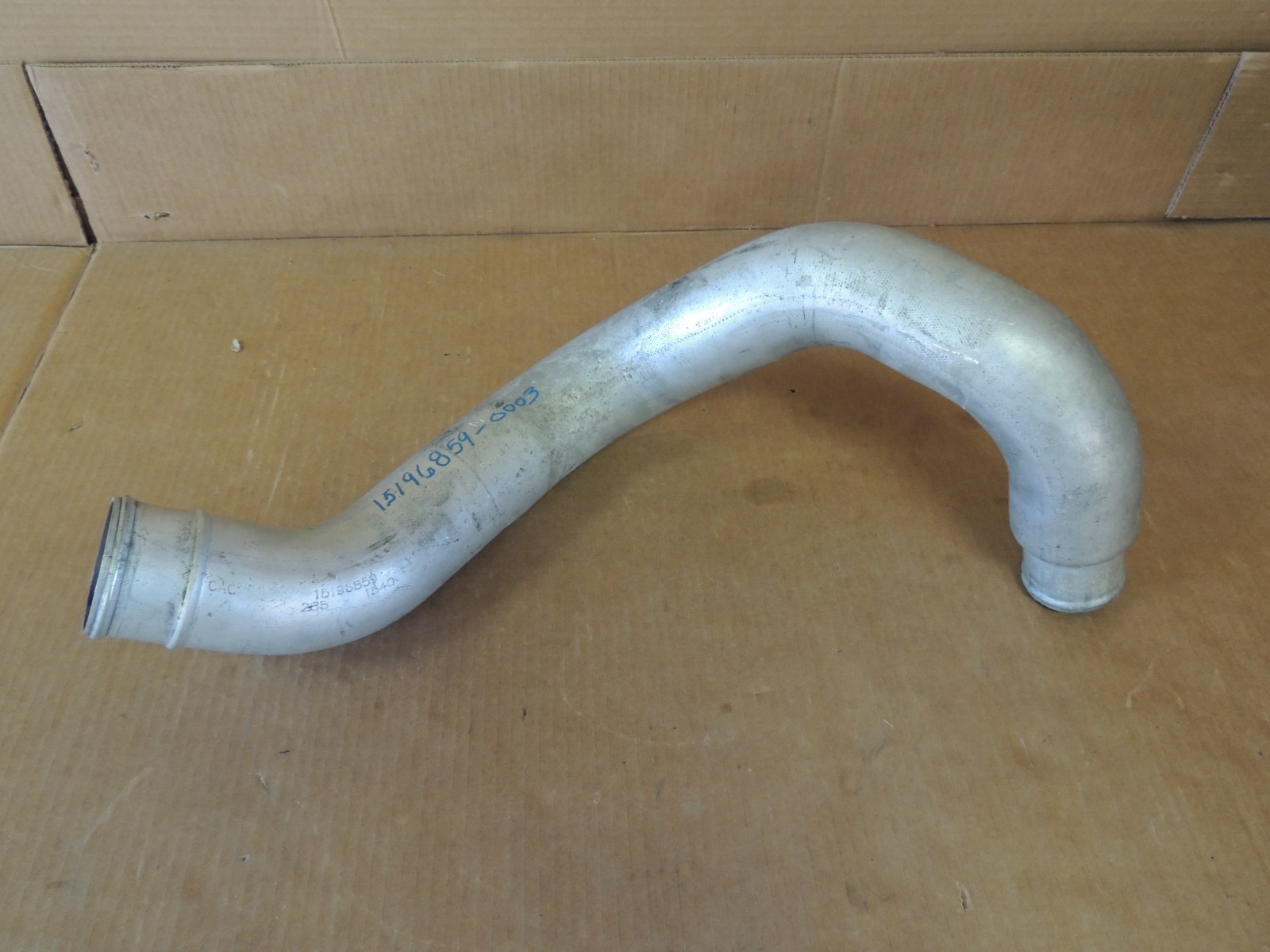 GM Duramax Diesel LB7 Intercooler Tube/Pipe – PASSENGER 01-04 15196859 GENUINE