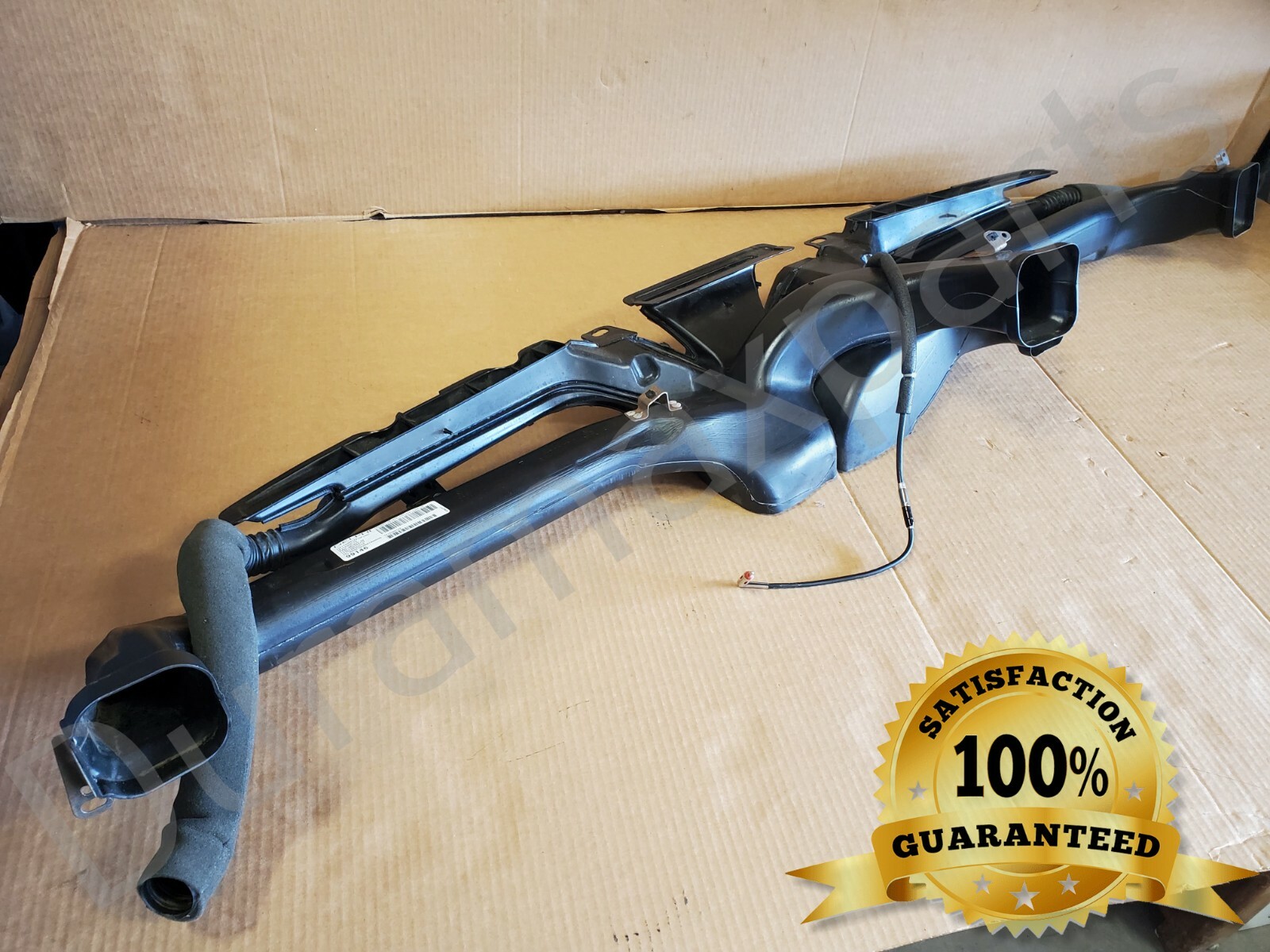 03-07 Chevy Silverado / GMC Sierra Yukon Suburban DUCT AIR DISTRIBUTOR 15099146