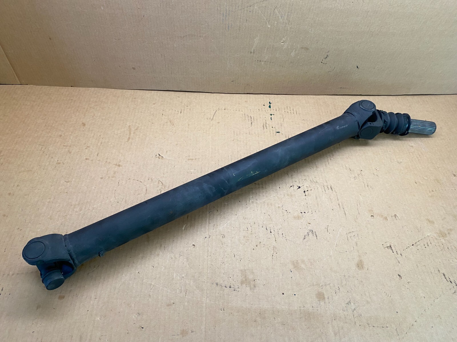 01-07 Chevy Silverado/GMC Sierra 1500 FRONT DRIVESHAFT 15186002 GM OEM GENUINE