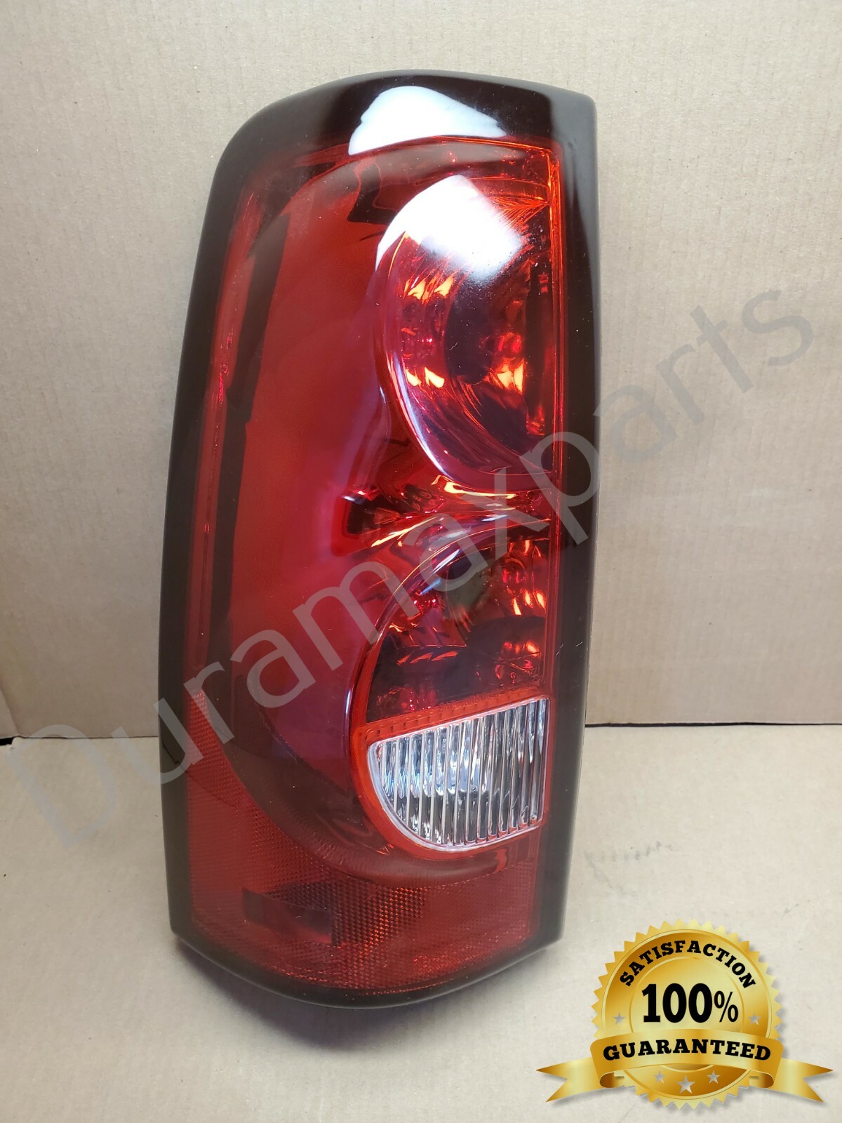 03-07 Chevrolet Silverado LH DRIVERS TAIL LIGHT ASSEMBLY W/ HARNESS & BULBS
