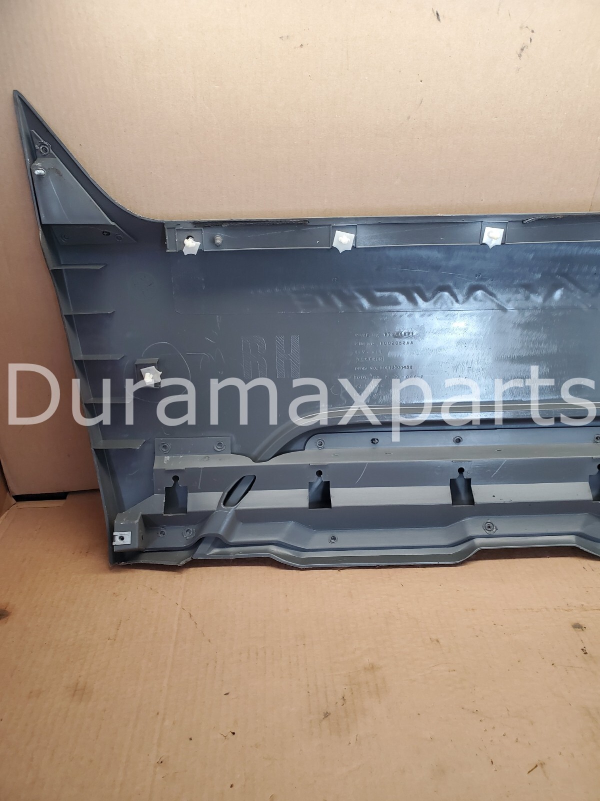 03-06 Chevy Avalanche Front RH Passenger Exterior Door Molding Trim 15086421 OEM - Image 7