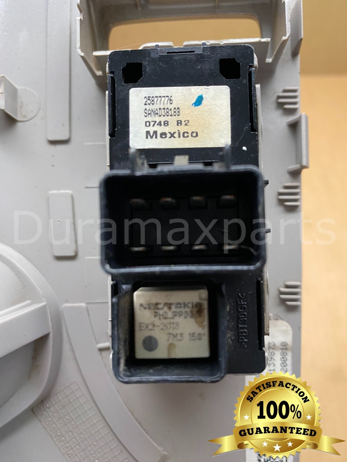 07-13 Chevy Silverado/GMC Sierra RF Window Control Switch 25898110 BEZEL ONLY - Image 6