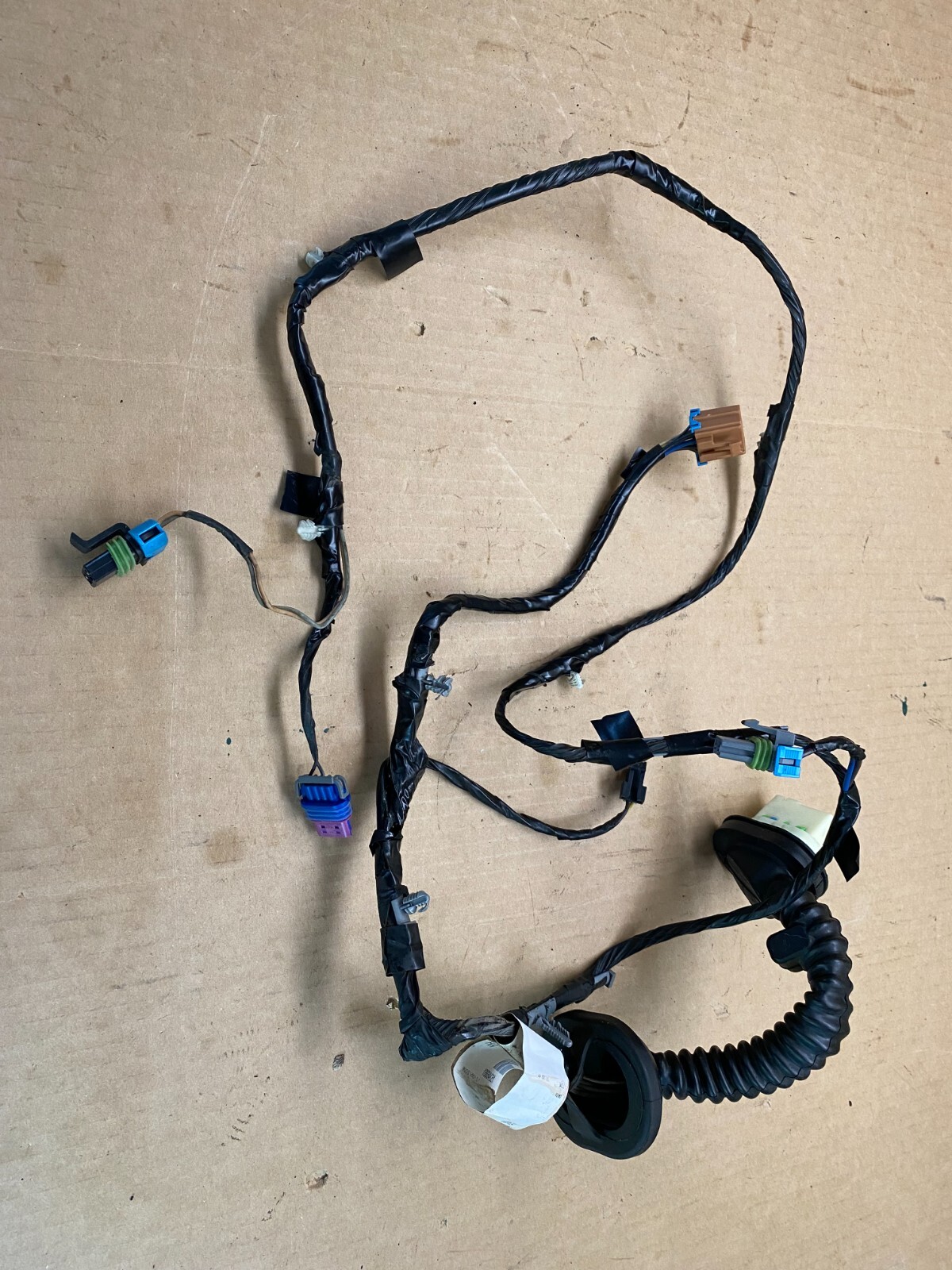 2003-2007 Chevy Silverado/GMC CREW CAB LEFT REAR DOOR HARNESS 15123388