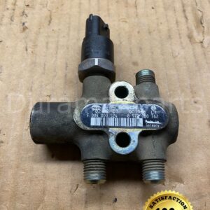 01-04 Chevy/GMC LB7 Duramax  FUEL PRESSURE SENSOR 97329566 & DIST BLOCK 97208076