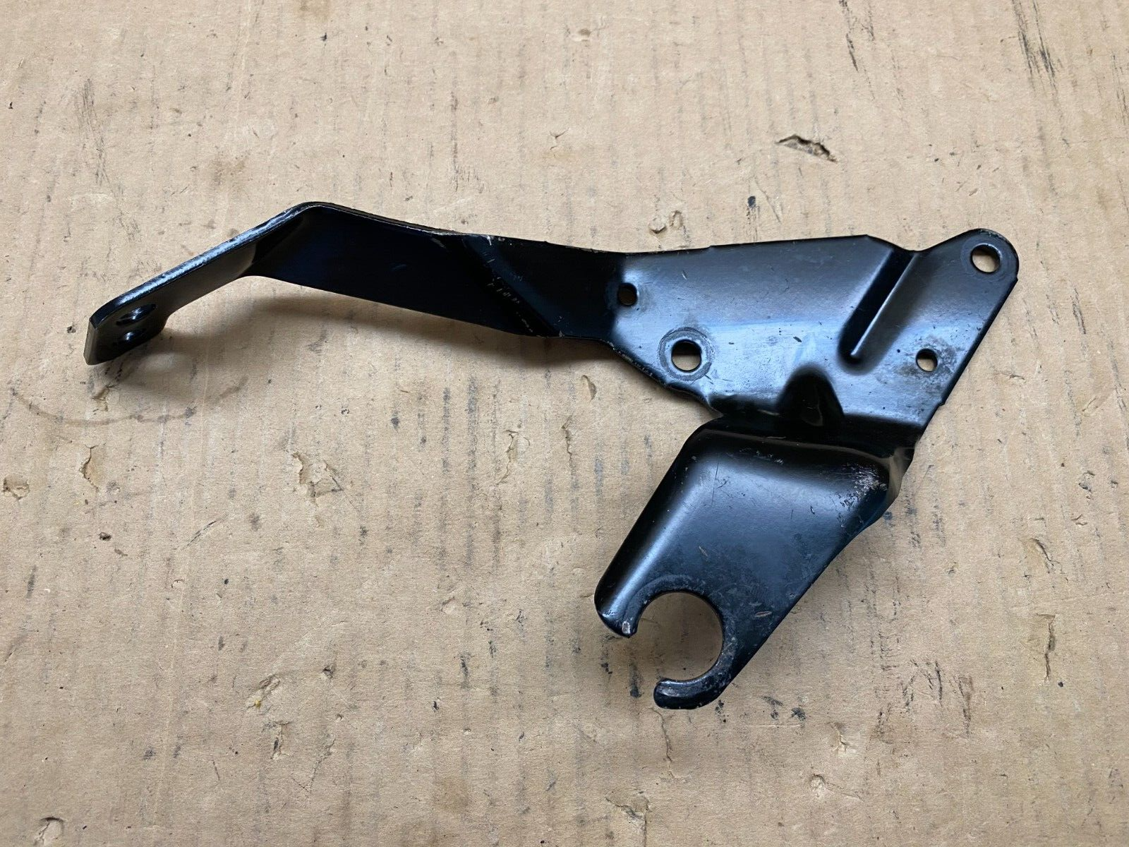01-10 Chevy/GMC 6.6L Duramax LB7 3500 TRANSMISSION SHIFT CABLE BRACKET 15745393 - Image 3