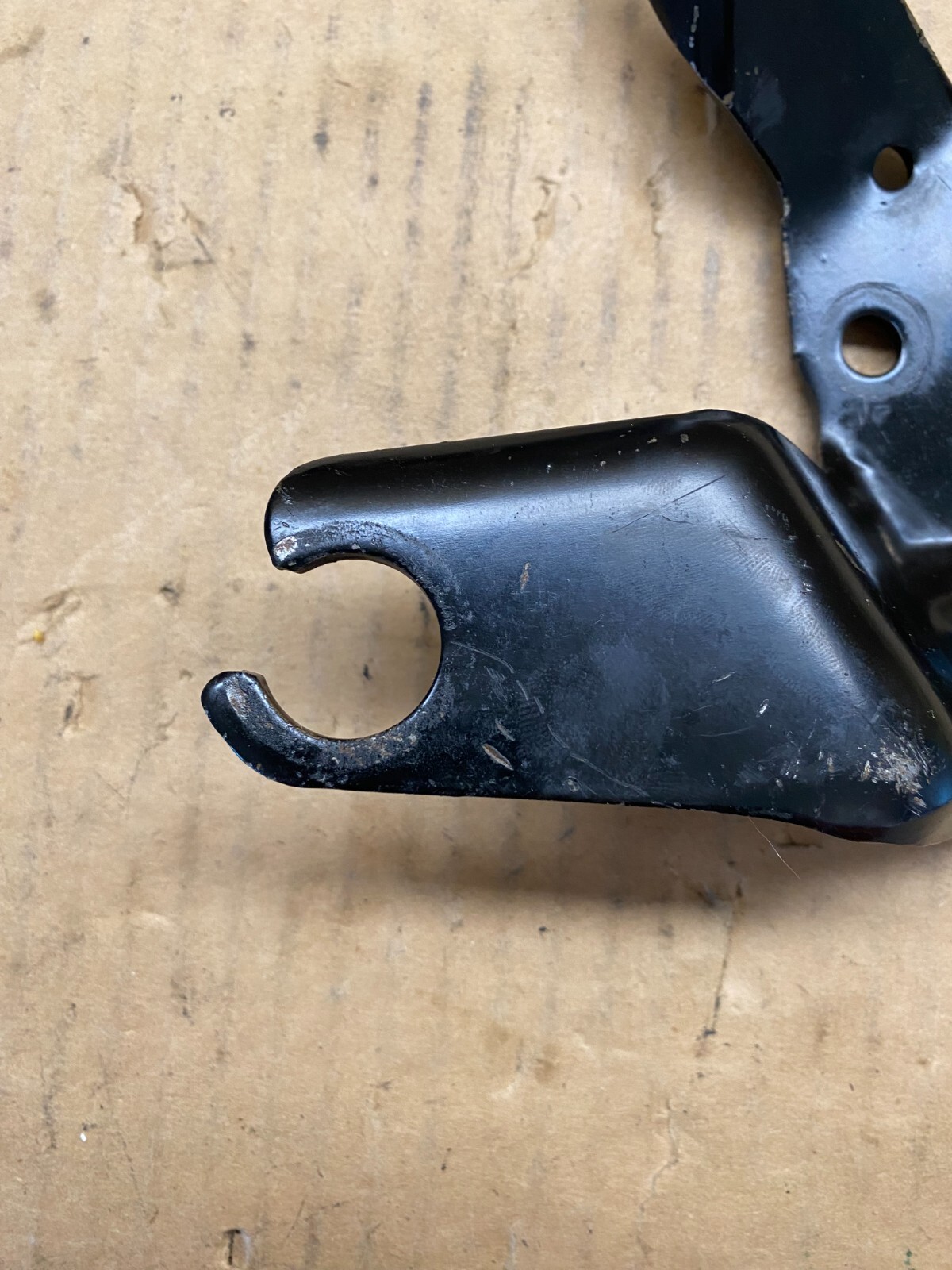 01-10 Chevy/GMC 6.6L Duramax LB7 3500 TRANSMISSION SHIFT CABLE BRACKET 15745393 - Image 4