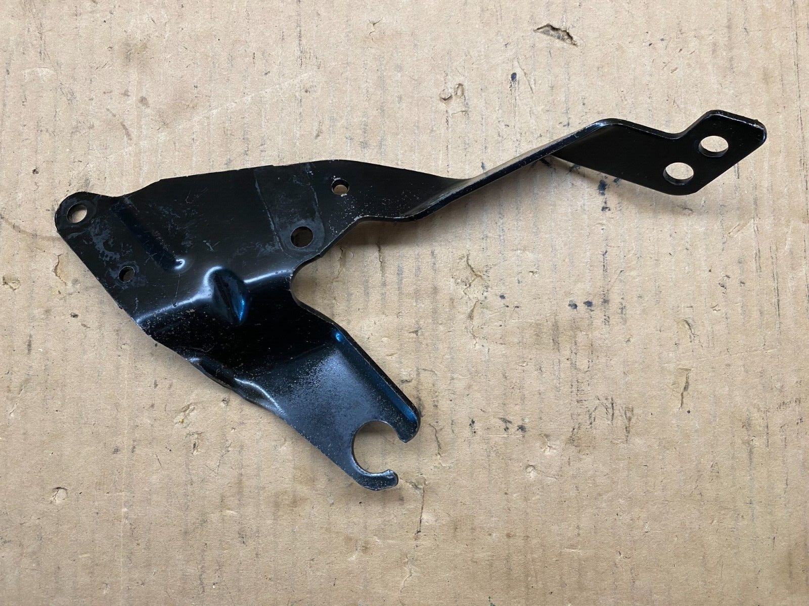01-10 Chevy/GMC 6.6L Duramax LB7 3500 TRANSMISSION SHIFT CABLE BRACKET 15745393