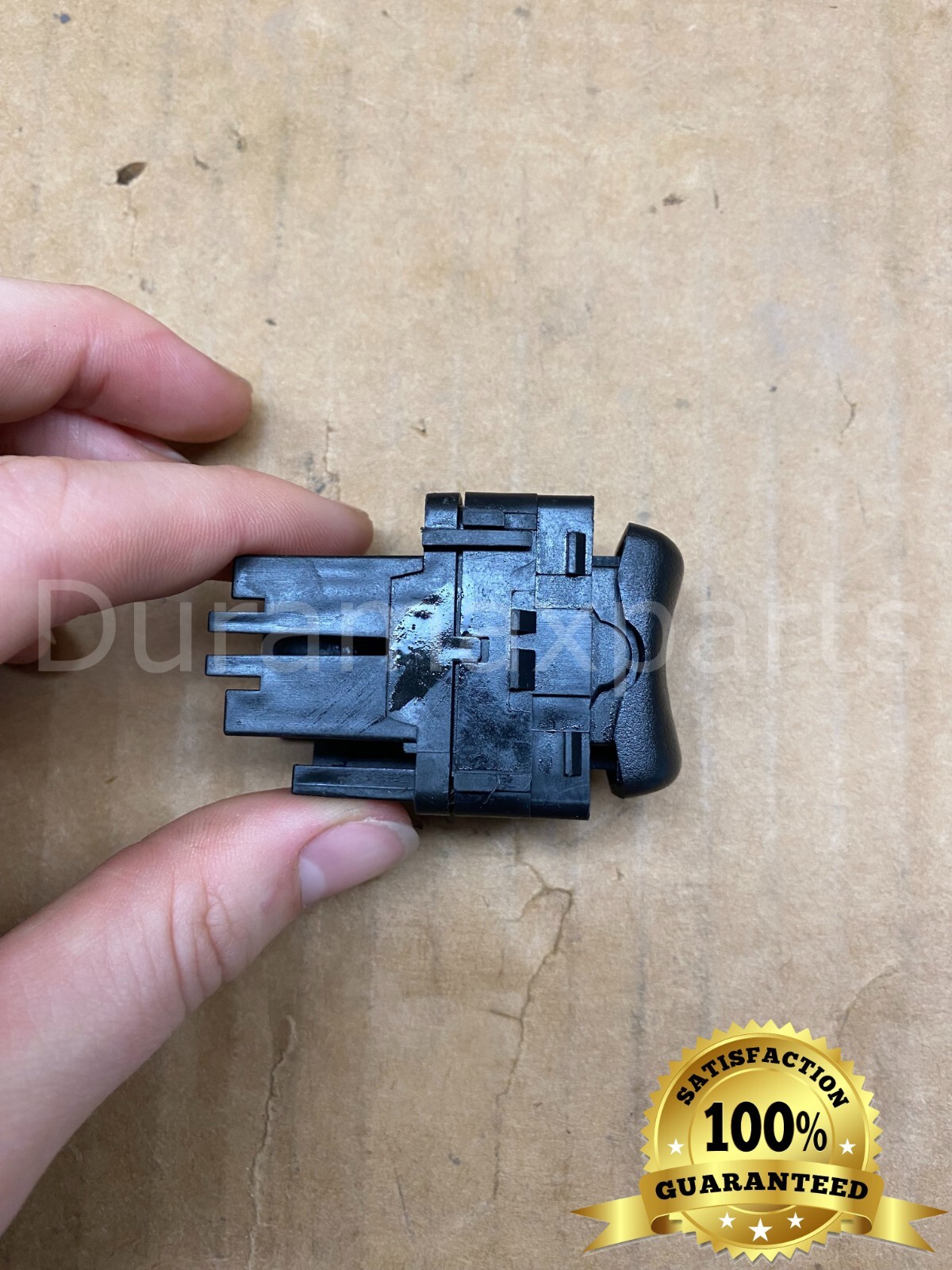 03-06 Chevy Silverado/GMC Sierra OVERHEAD SUNROOF SWITCH BUTTON 15089942 Genuine - Image 3