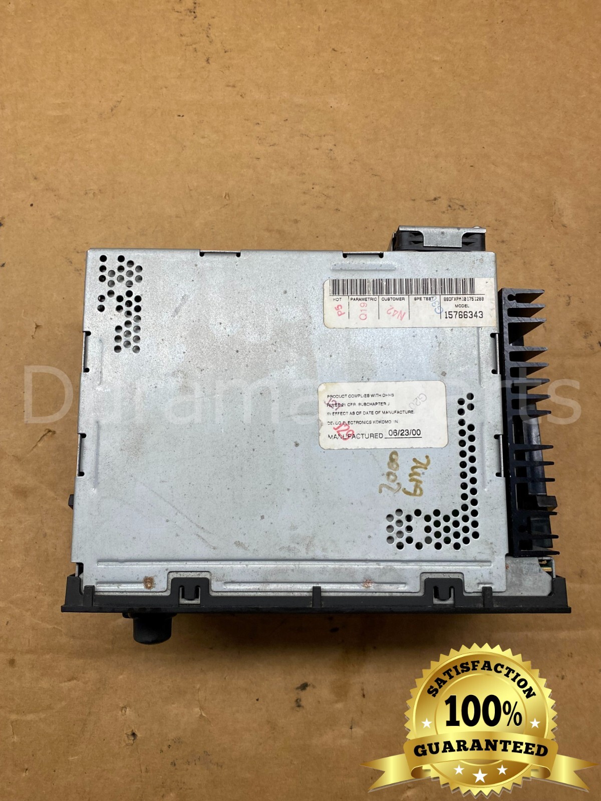 99-02 Chevy Silverado Suburban/GMC Sierra Tahoe CD Player Stereo 15766343 GM OEM - Image 4