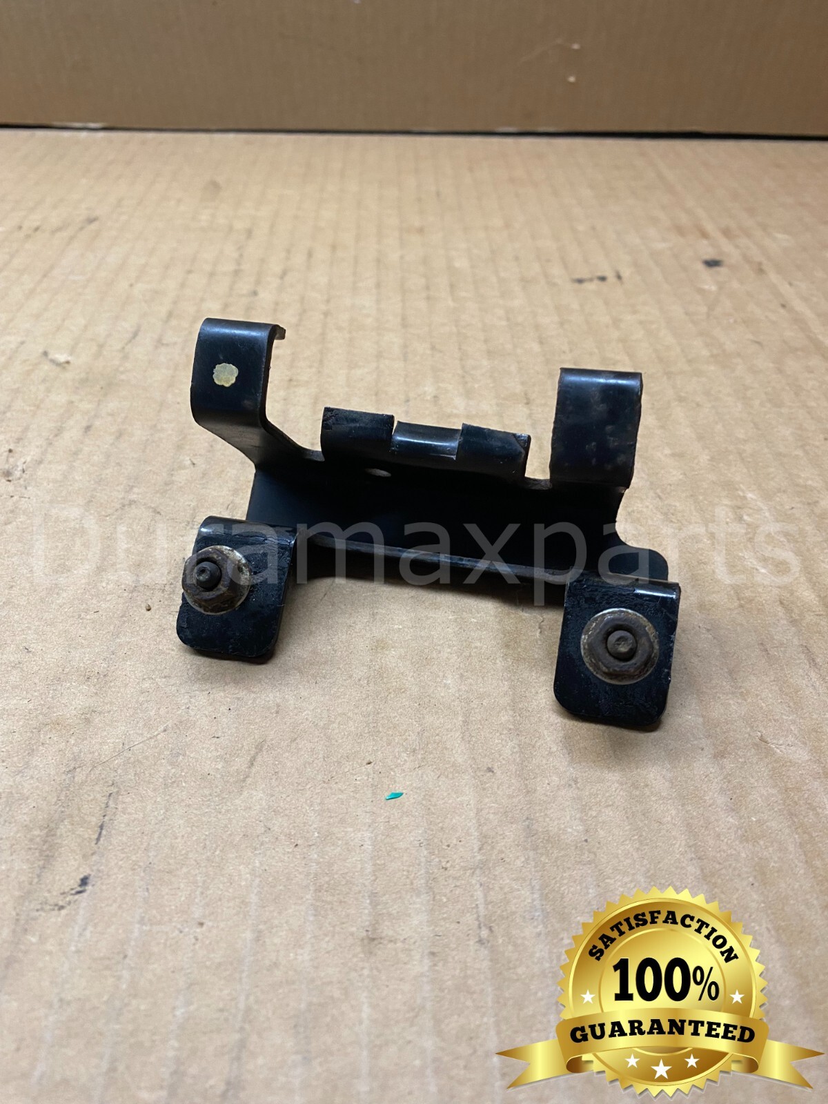 04-14 Chevy Suburban Tahoe/GMC VAPOR CANISTER BRACKET 15844131 Genuine OEM