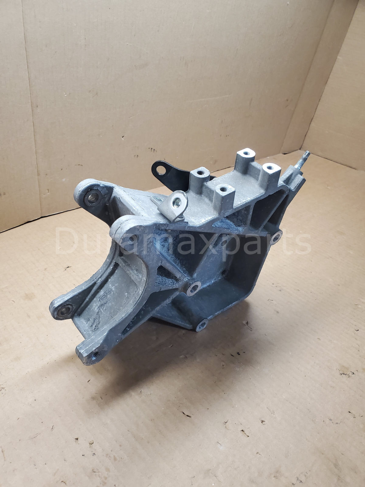 2006-10 Chevy/GMC Duramax 6.6 LBZ LMM 6.6L ALTERNATOR BRACKET 8973650460 GENUINE - Image 3
