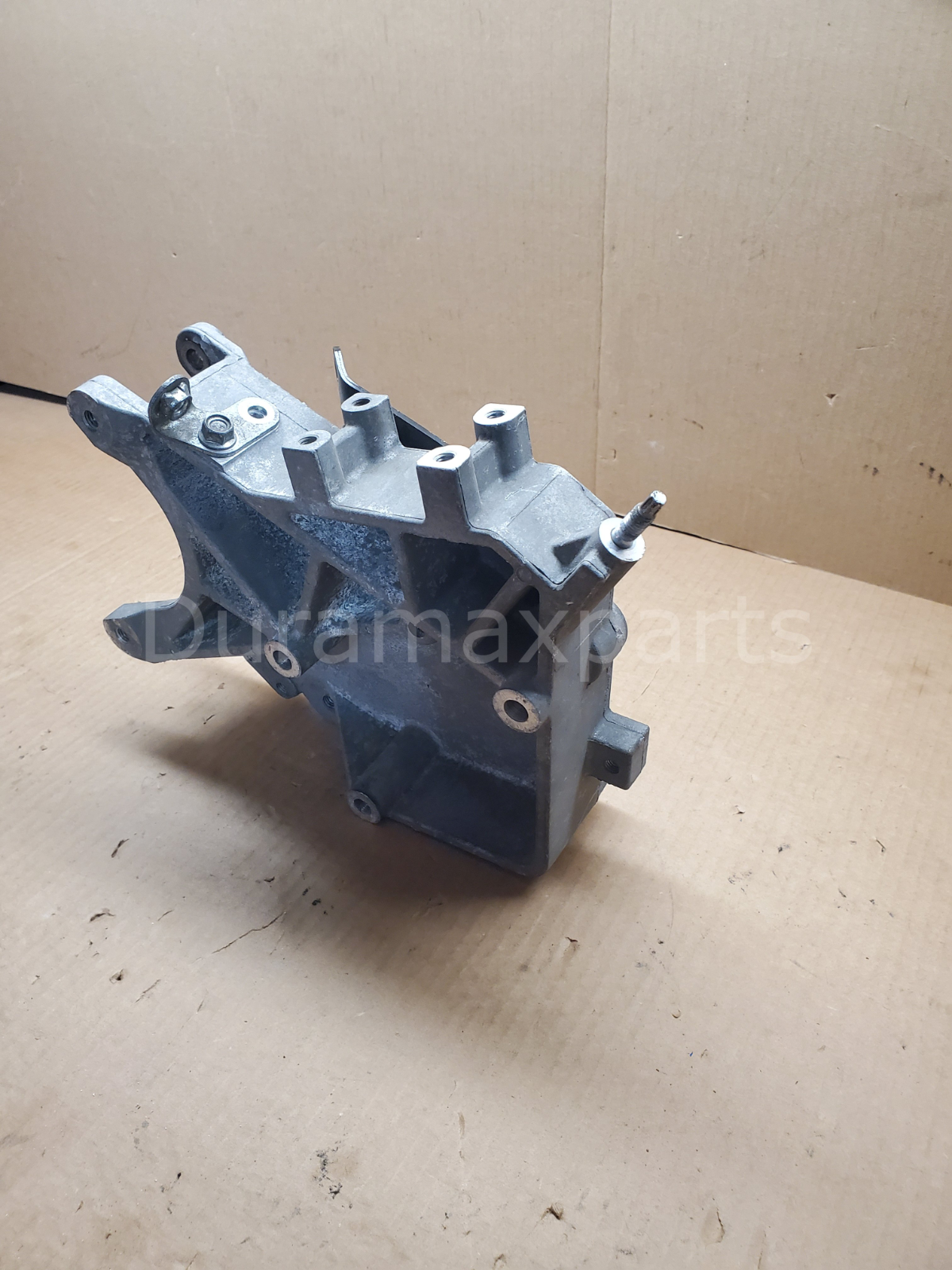 2006-10 Chevy/GMC Duramax 6.6 LBZ LMM 6.6L ALTERNATOR BRACKET 8973650460 GENUINE - Image 4