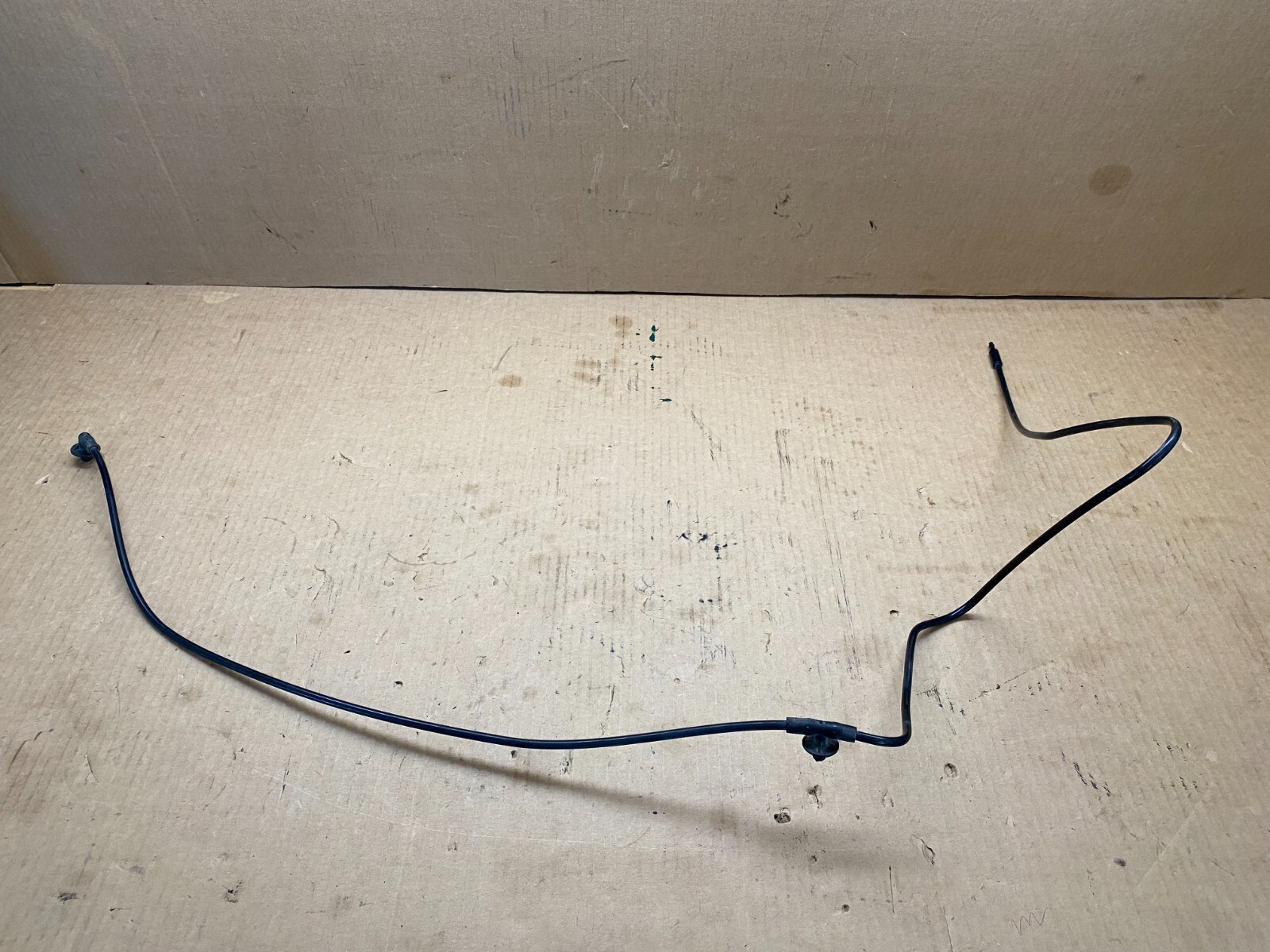 99-07 Chevy Silverado/GMC Sierra WINDSHIELD WASHER FLUID HOSE LINE 924-251