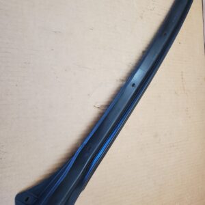 99-07 Chevy Silverado/GMC Yukon RH WINDSHIELD REVEAL MOULDING 15183419 GENUINE