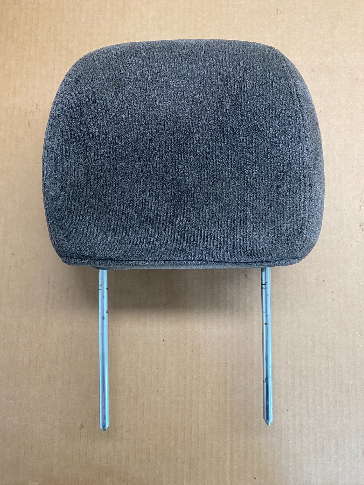 99-07 Chevy/GMC SINGLE FRONT CLOTH SEAT HEADREST (Charcoal/Dark Gray) OEM