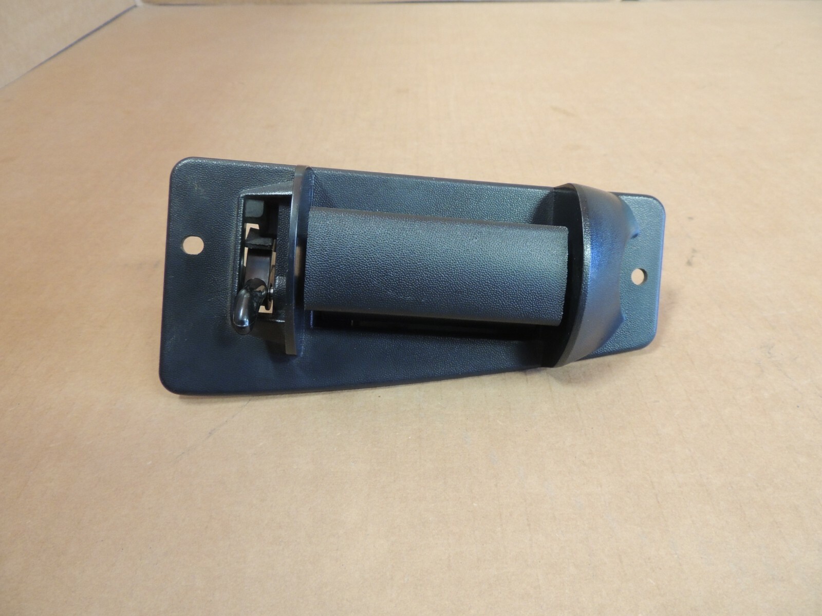99-07 Chev Silverado/GMC Sierra Ext Cab Drivers Rear Door Handle LH 15758172 NEW