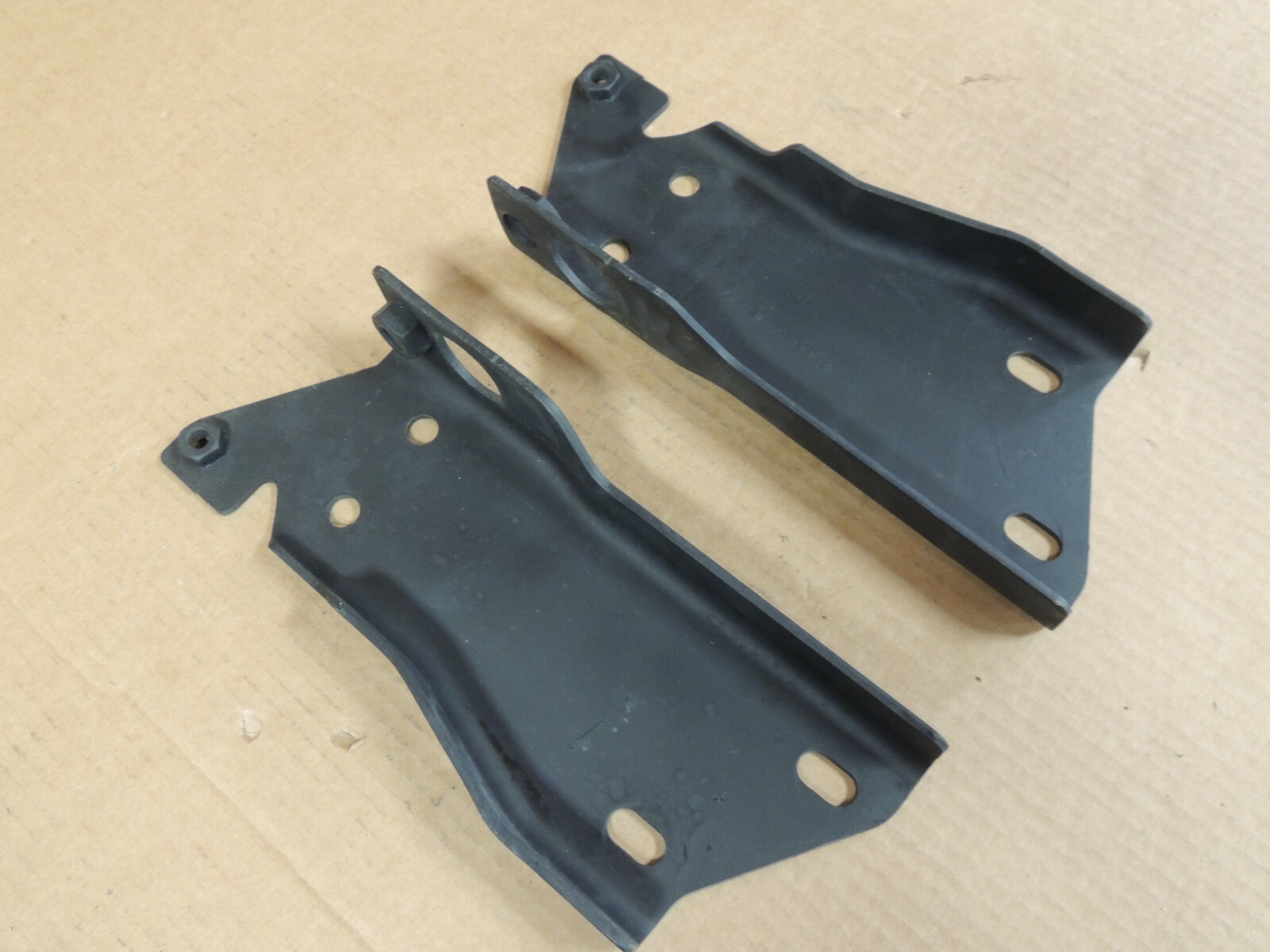 99-07 Chevy Silverado/GMC Sierra REAR BUMPER BRACKET/BRACE 15154969 Genuine PAIR
