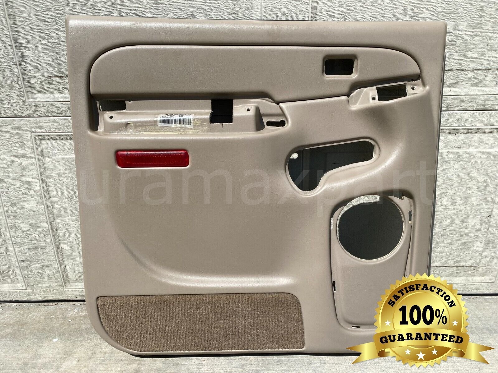 03-07 Chevy/GMC RIGHT REAR DOOR PANEL Medium Neutral with Reflector 15102794