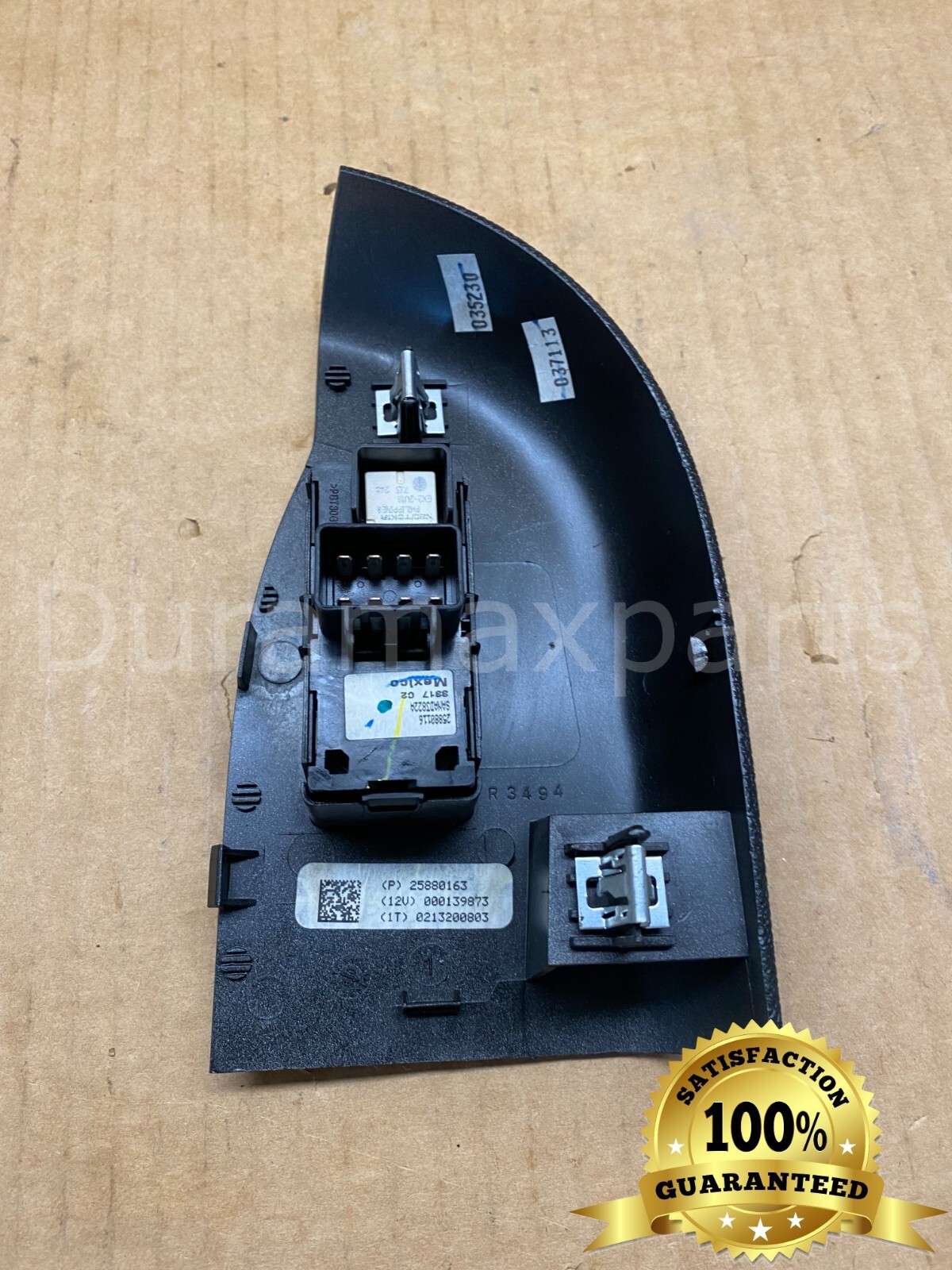 07-13 Chevy Silverado/GMC Sierra Right Rear Window Control Switch 25880163 - Image 3