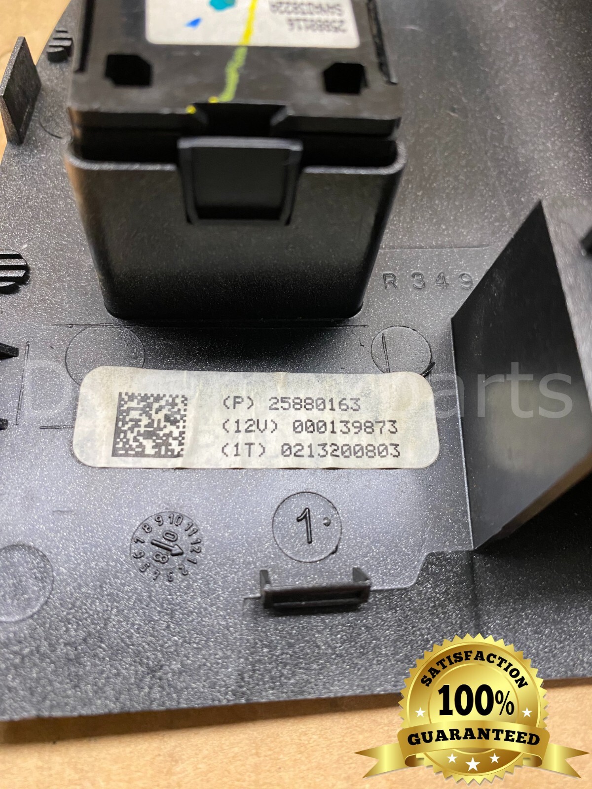 07-13 Chevy Silverado/GMC Sierra Right Rear Window Control Switch 25880163 - Image 7