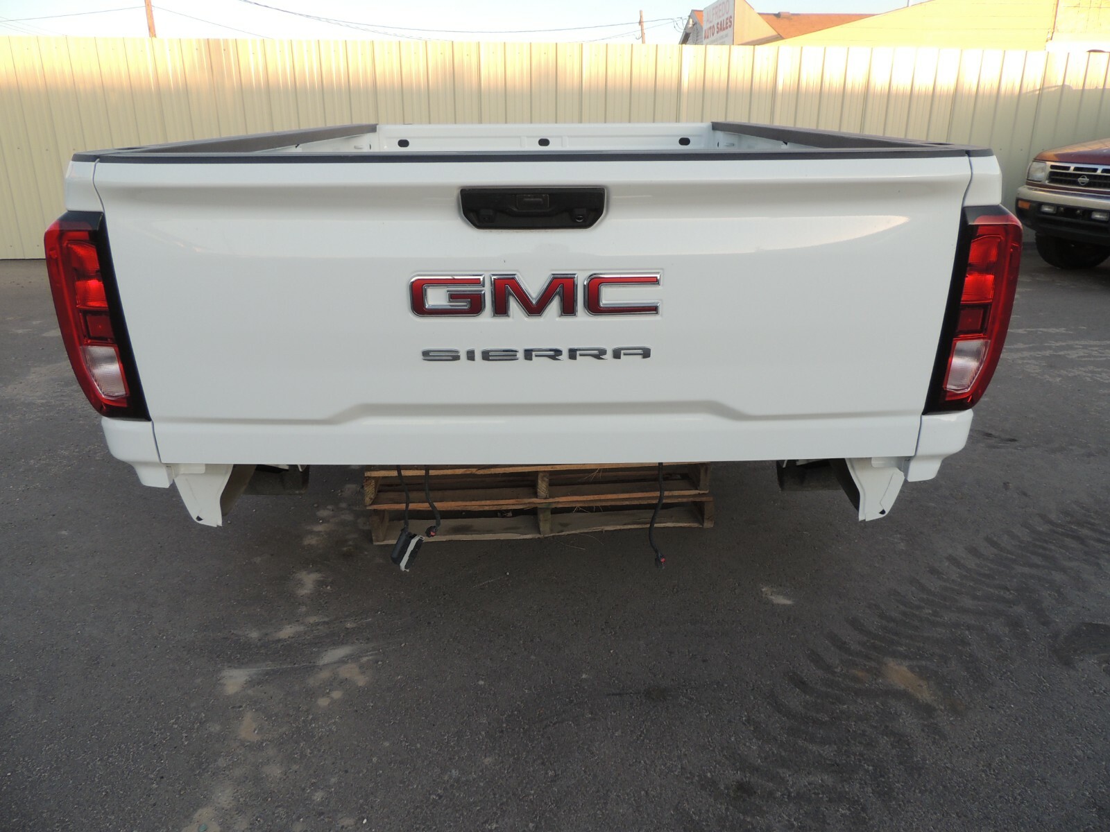 2020 -2022 GMC Sierra 2500 3500 Truck Bed 8' Long Bed - White - New Takeoff - Image 4