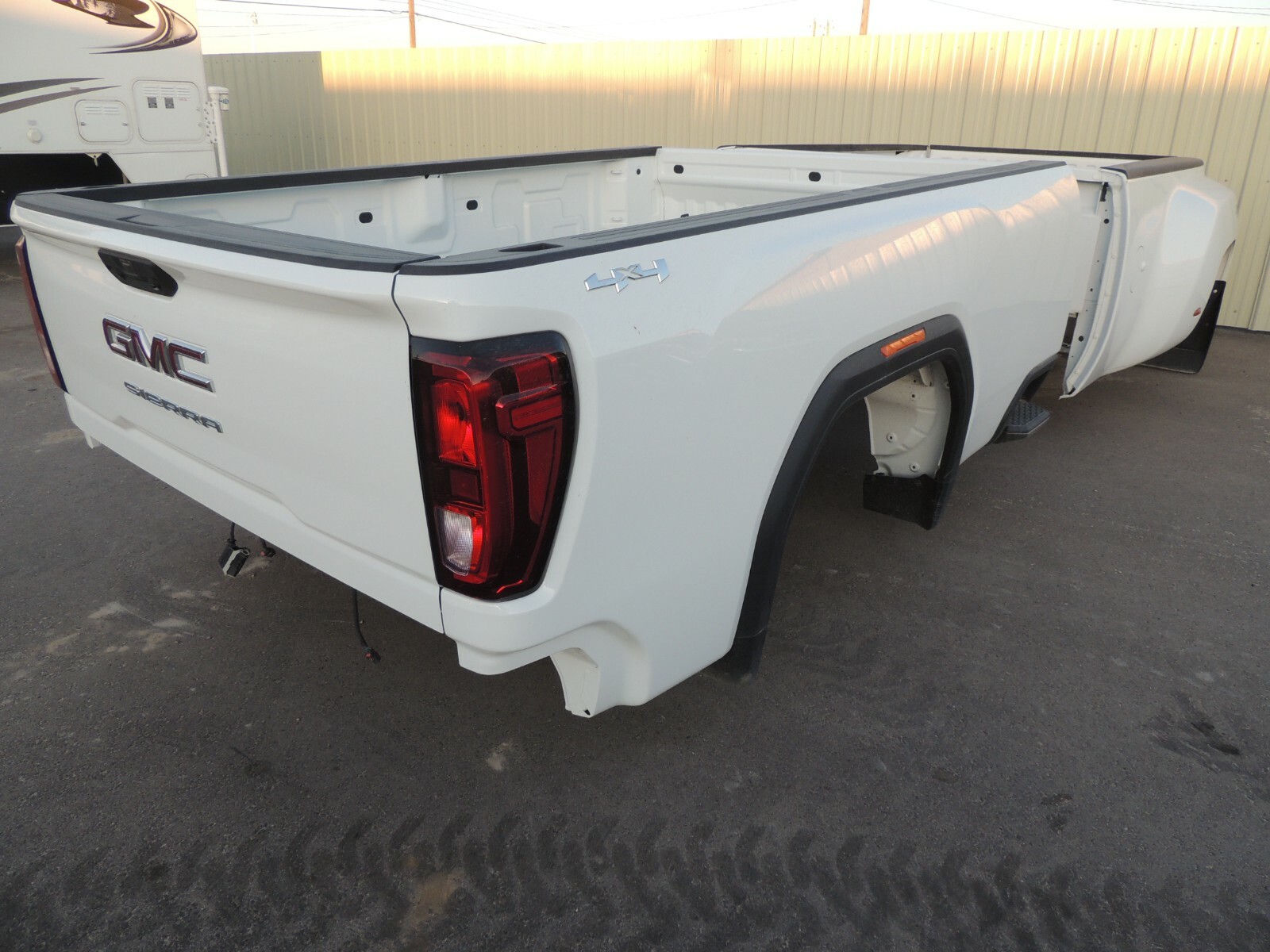2020 -2022 GMC Sierra 2500 3500 Truck Bed 8' Long Bed – White – New Takeoff