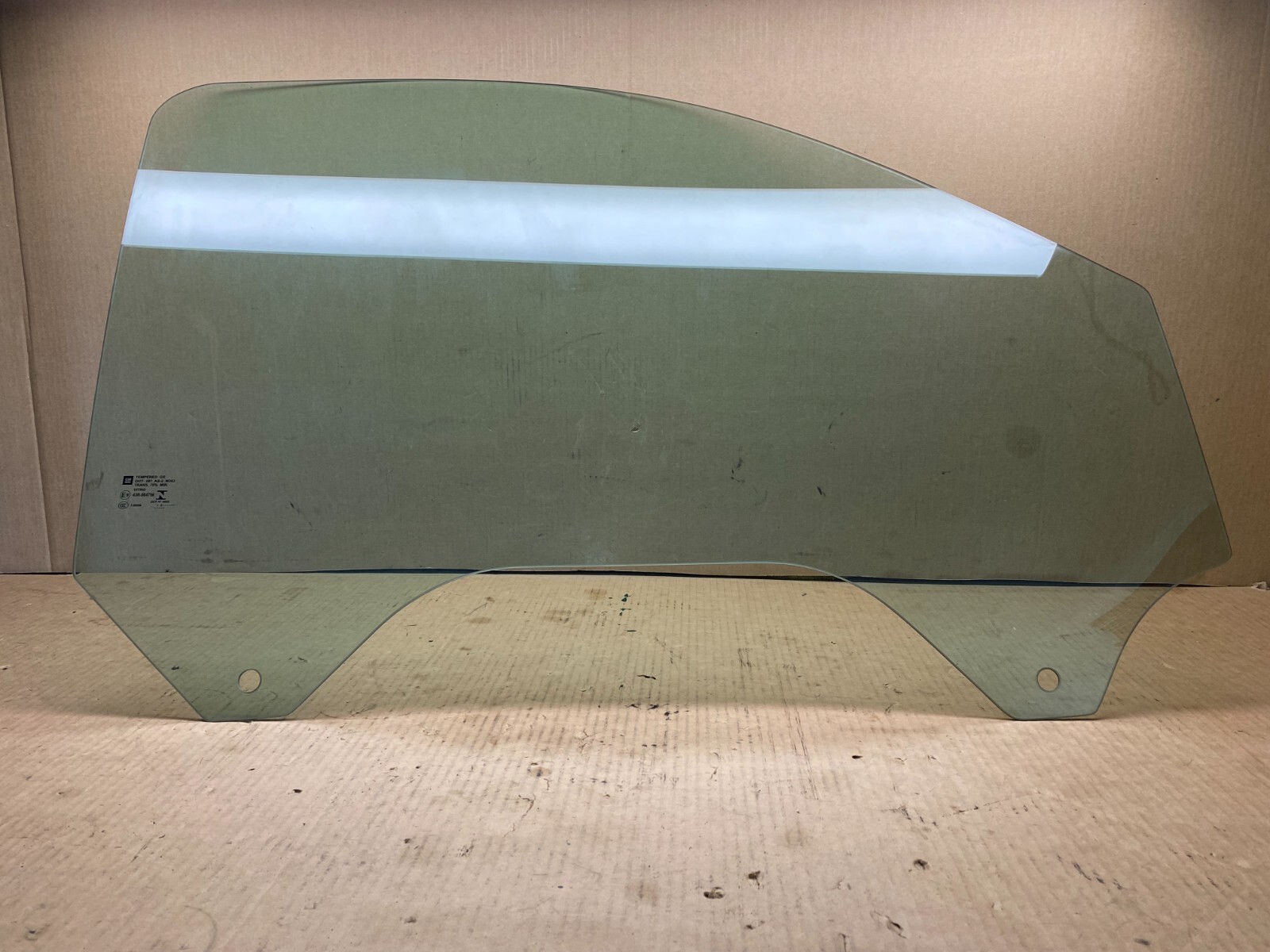 2019-2023 Chevy/GMC 1500 Genuine GM Right Front Door Tempered Glass 84752934