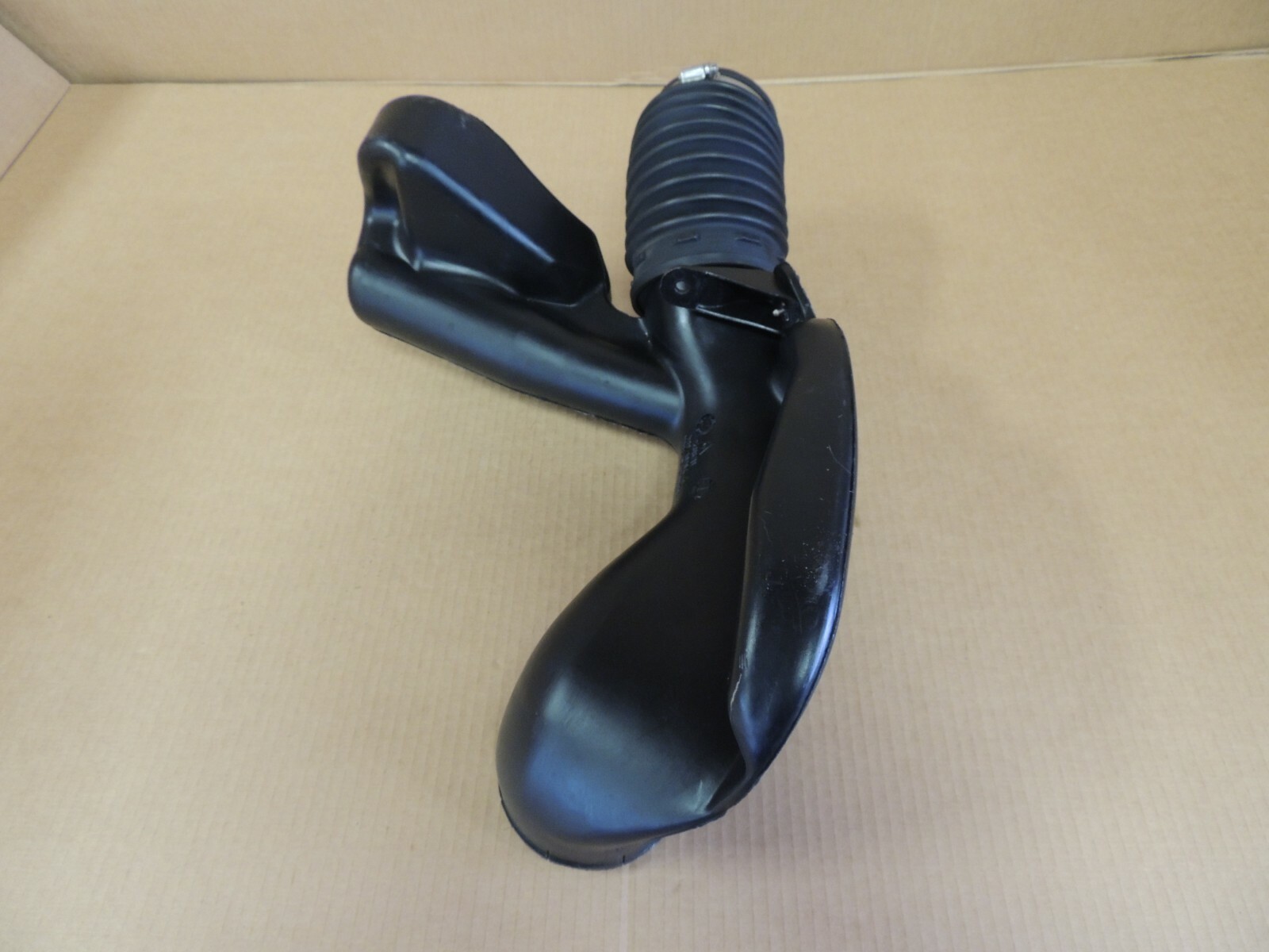 99-02 Chevy Silverado/GMC Sierra AIR INTAKE RESONATOR DUCT TUBE 25318711 GENUINE - Image 5