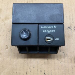 03-06 Chevy/GMC CAB AUXILIARY LAMP / PASSENGER DASH SWITCH 15040483 Genuine