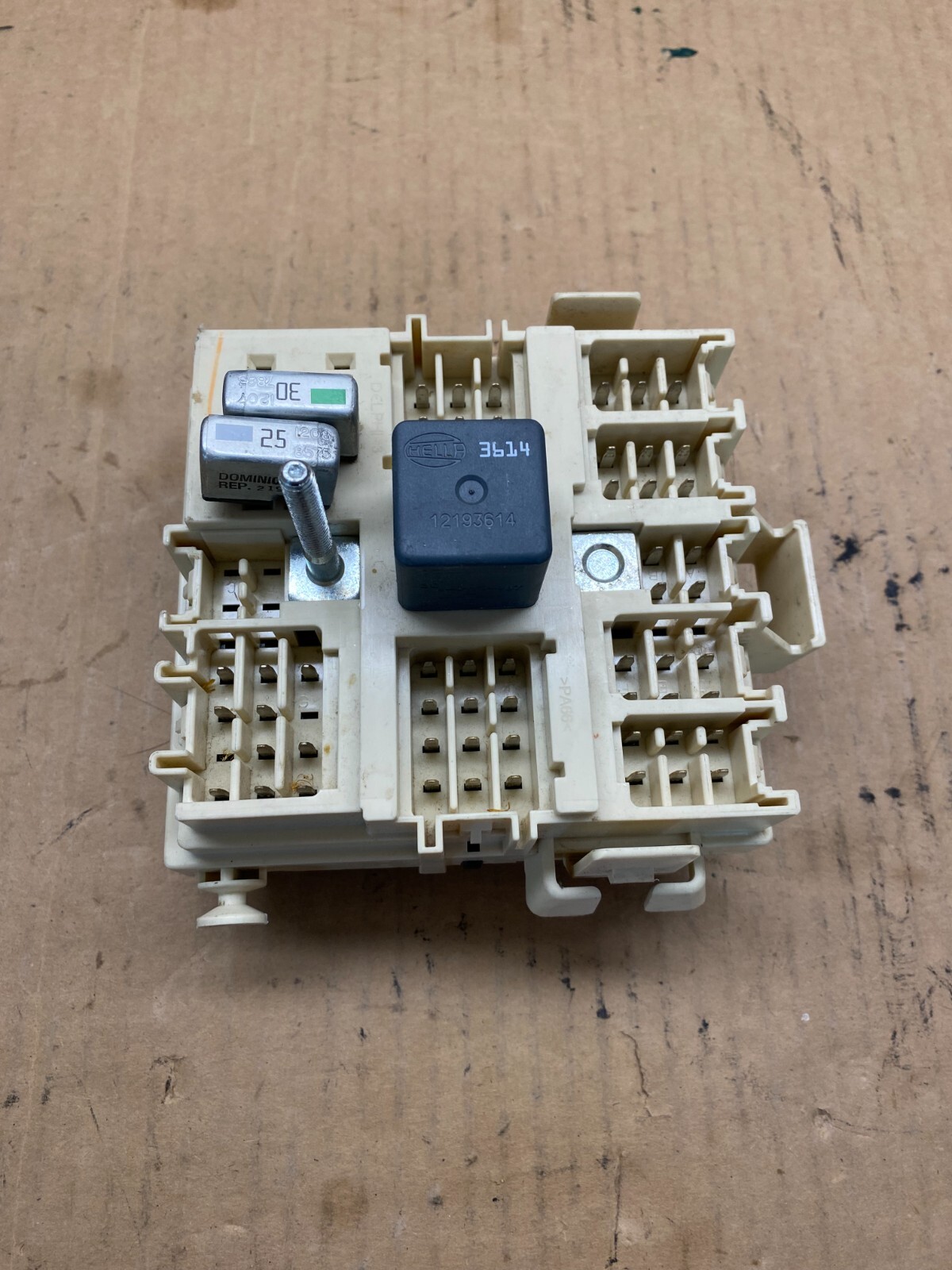 03-04 Chevy Silverado/GMC 6.6 LB7 DURAMAX DIESEL DASH FUSE BOX 15058035-07 OEM
