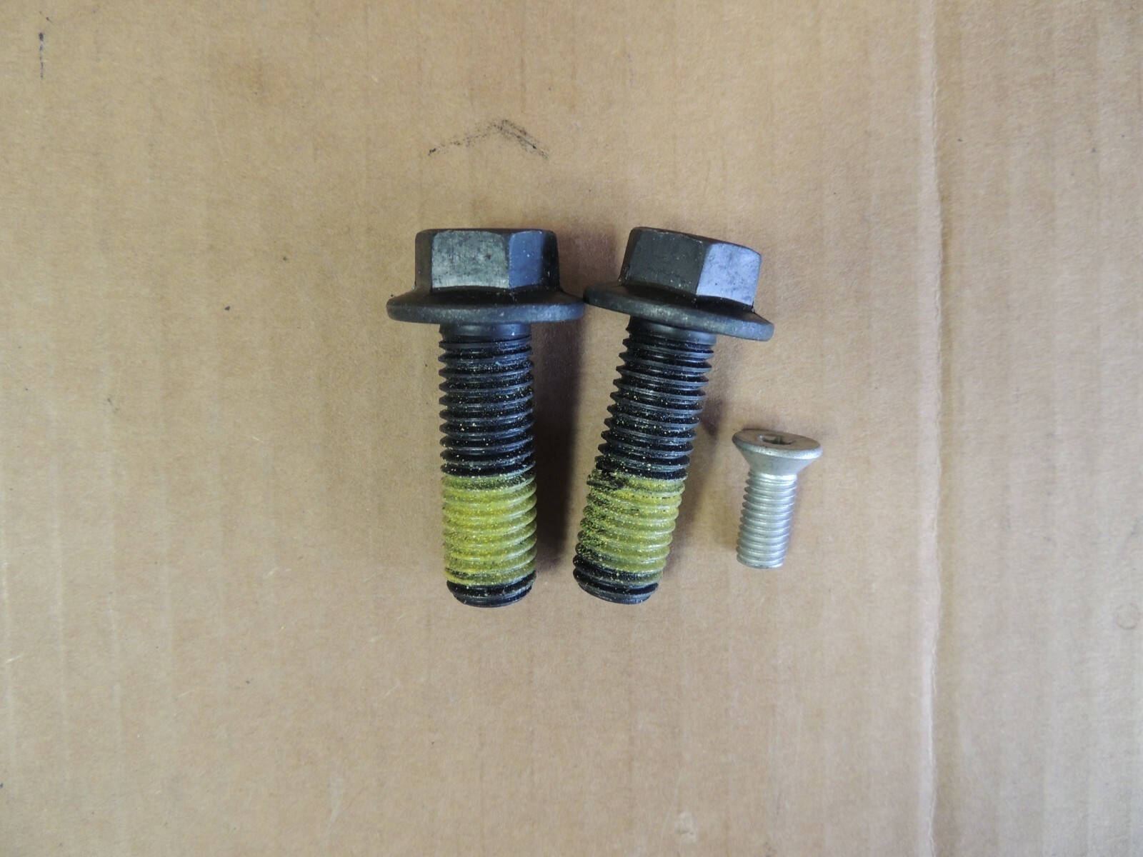 03-06 Chevy Suburban 1500 1/2 Ton FRONT BRAKE CALIPER HARDWARE BOLTS 427-1001