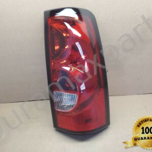 03-07 Chevrolet Silverado RH PASSENGER TAIL LIGHT ASSEMBLY W/ HARNESS & BULBS