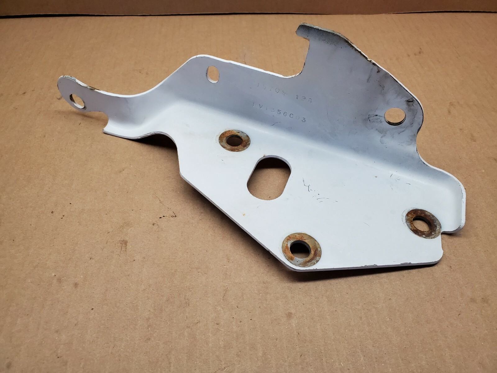 1999-2007 Chevy Silverado/GMC Sierra & SUV Passenger RH HOOD HINGE 15705112R OEM