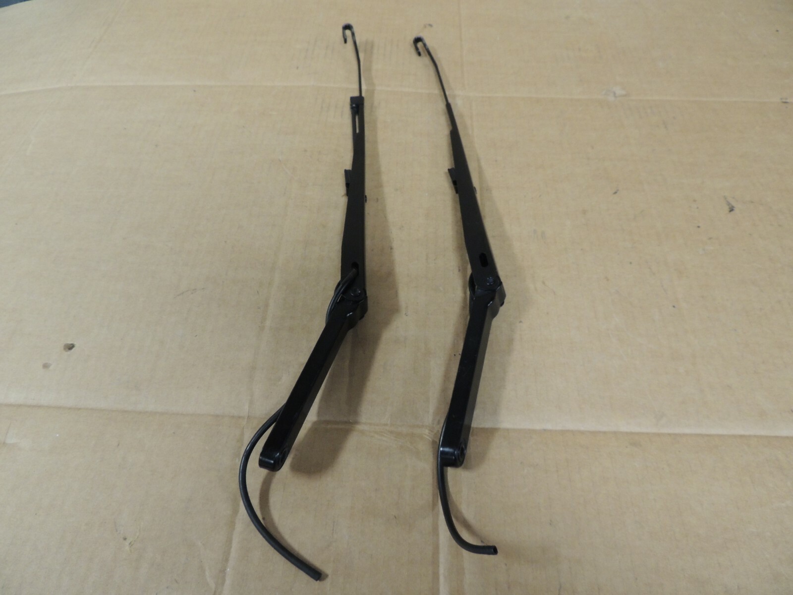 1999-2007 Chevy Silverado/Suburban/Tahoe GMC Sierra/Yukon WIPER ARMS GENUINE OEM - Image 3