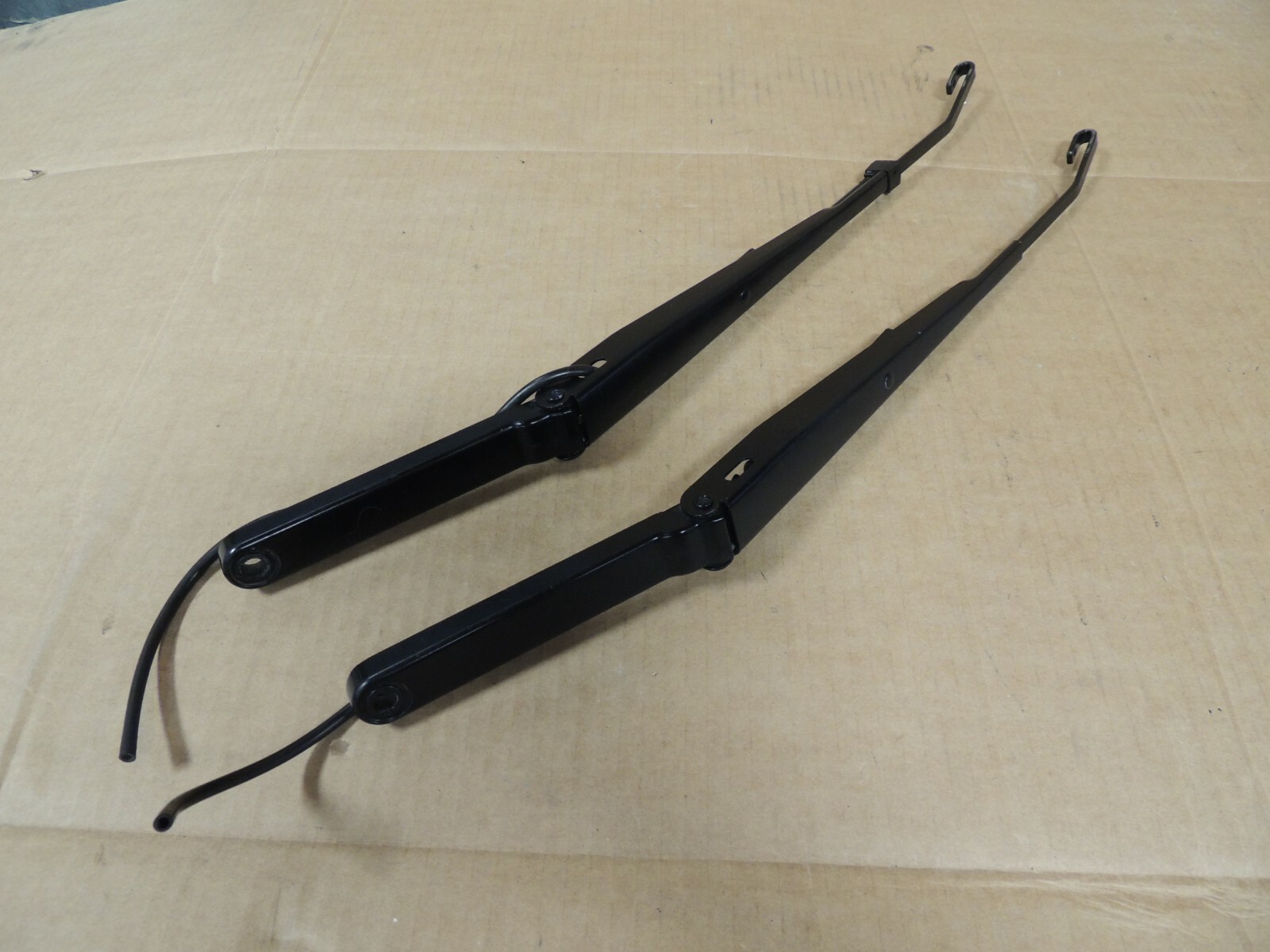 1999-2007 Chevy Silverado/Suburban/Tahoe GMC Sierra/Yukon WIPER ARMS GENUINE OEM