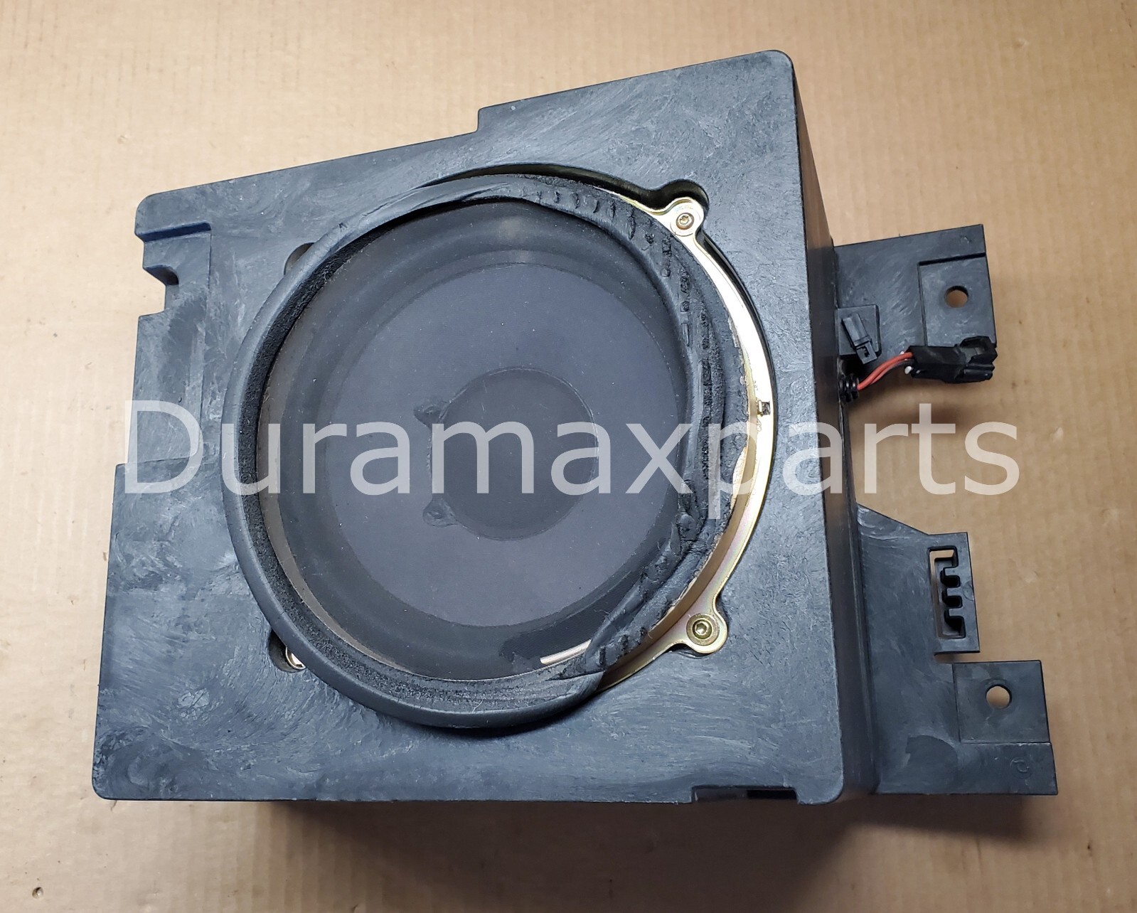2000-02 Chevy Tahoe/GMC Yukon Rear Subwoofer Box with 8” Speaker 15766432 OEM - Image 4