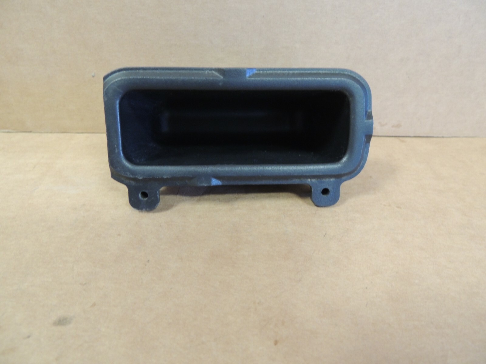99-06 Chevy Silverado/GMC Sierra Suburban DASH STORAGE / COIN HOLDER 15732033