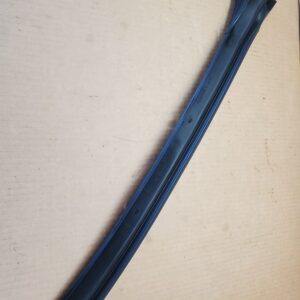 99-07 Chevy Silverado/GMC Yukon LH WINDSHIELD REVEAL MOULDING 15183420 GENUINE