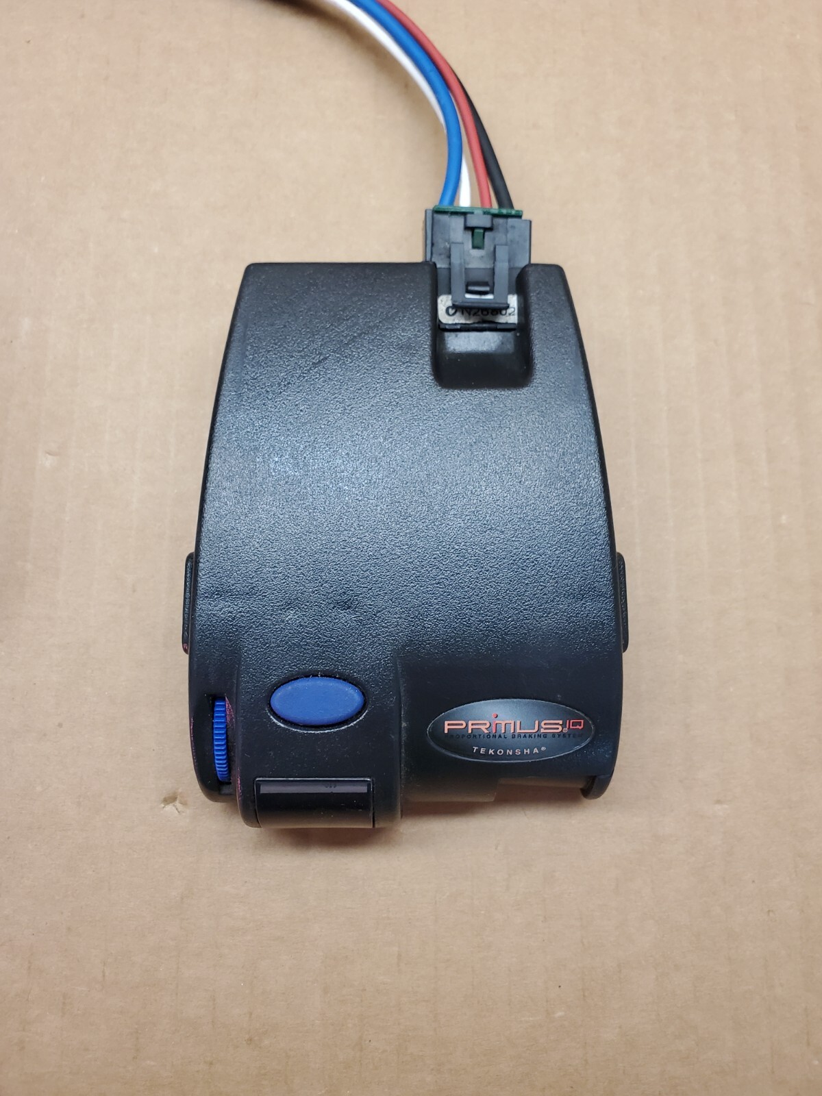 TEKONSHA CEQUENT PRIMUS IQ P2 BRAKE CONTROLLER w/ Bracket and GM Adaptor Harness - Image 4