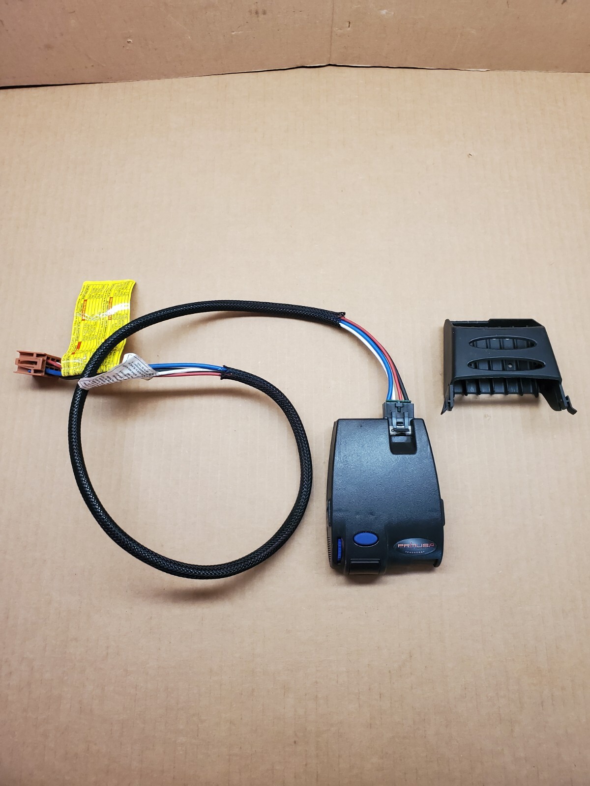 TEKONSHA CEQUENT PRIMUS IQ P2 BRAKE CONTROLLER w/ Bracket and GM Adaptor Harness