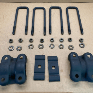 01-07 Chevy/GMC LEAF SPRING U-BOLT PAIR FULL SET - Spacers Plates Bolts Screws