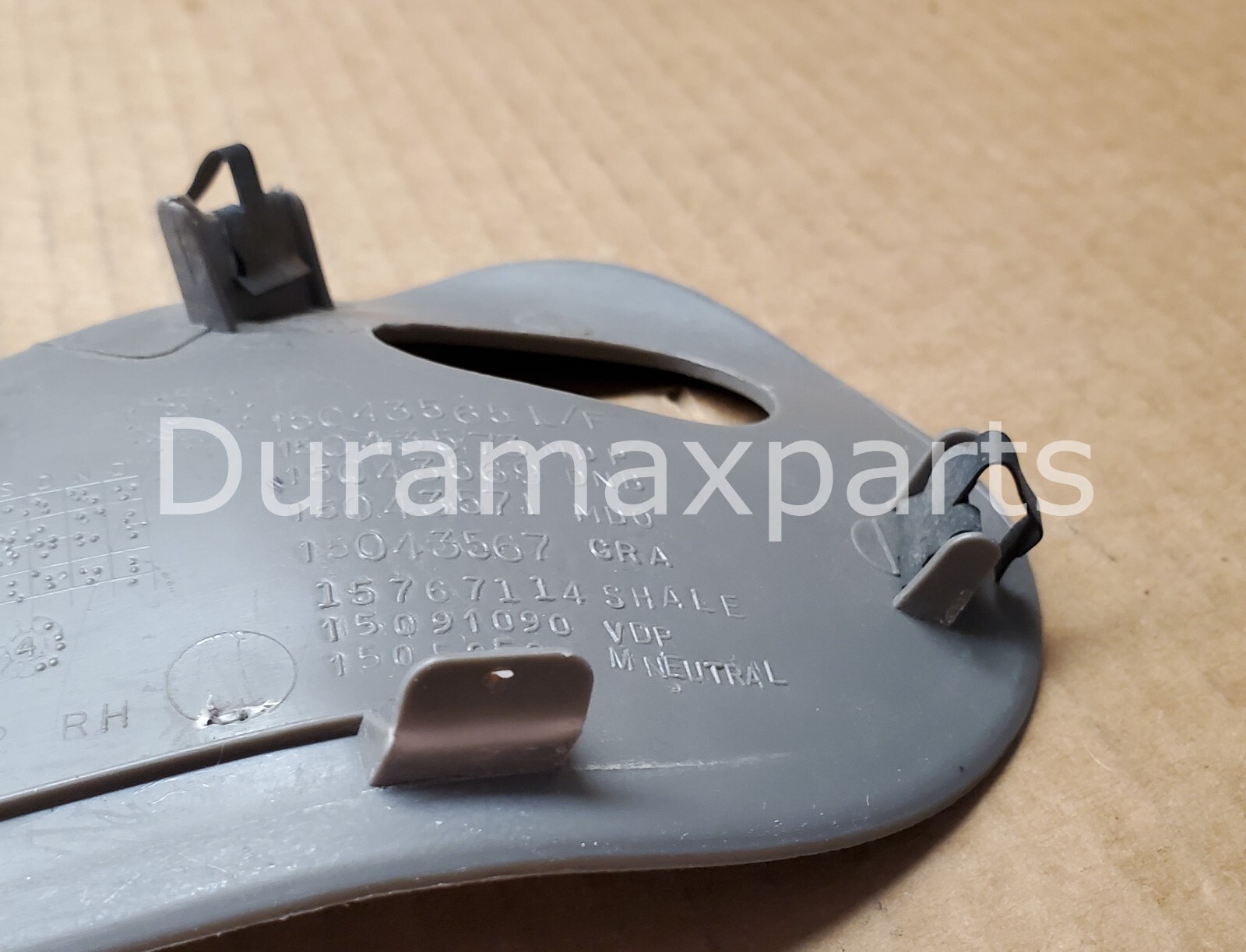 03-06 Chevy Silverado/GMC Sierra RIGHT FRONT DOOR PANEL HANDLE TRIM- Light Gray - Image 6